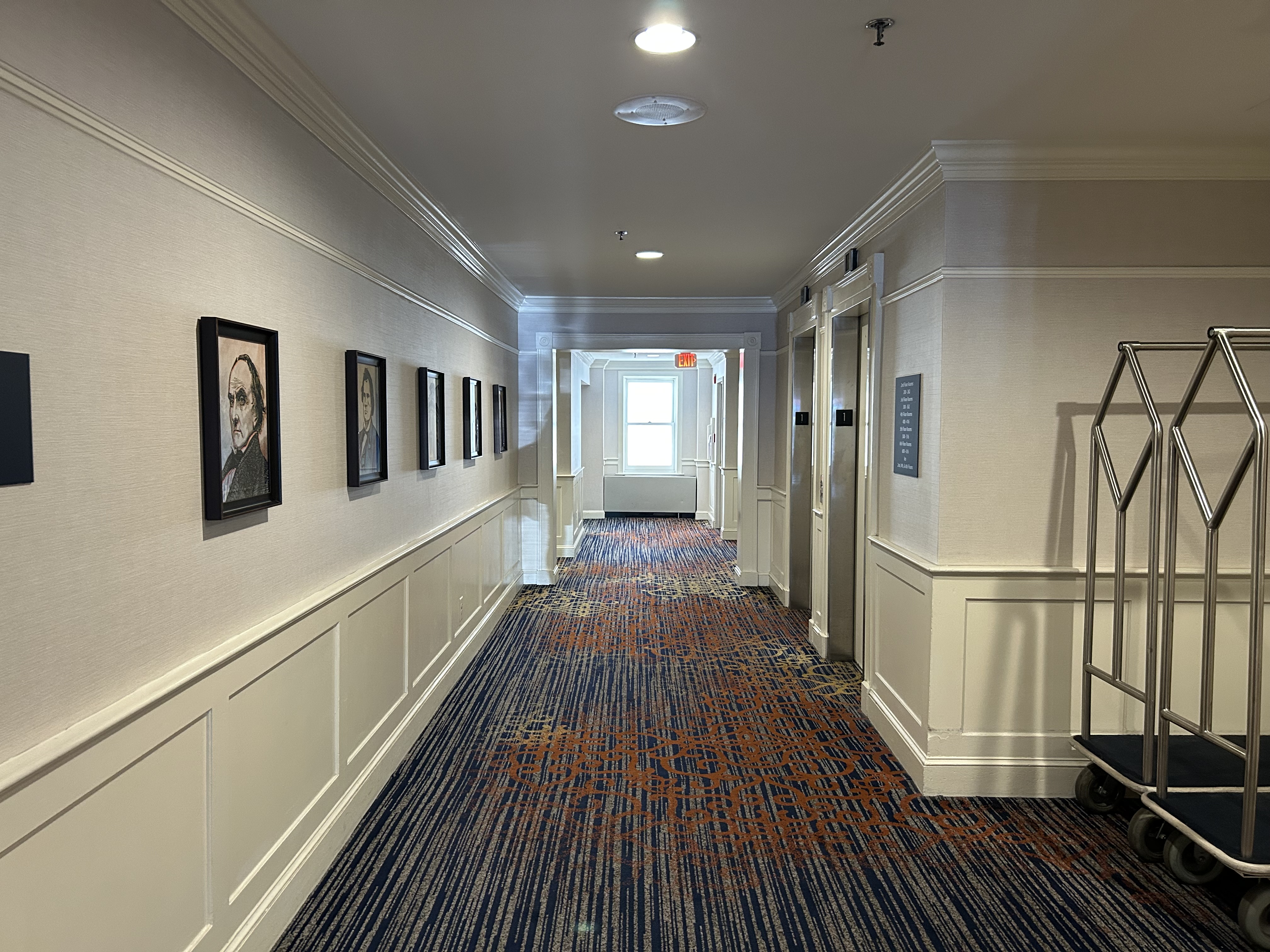 Hotel Gettysburg elevators