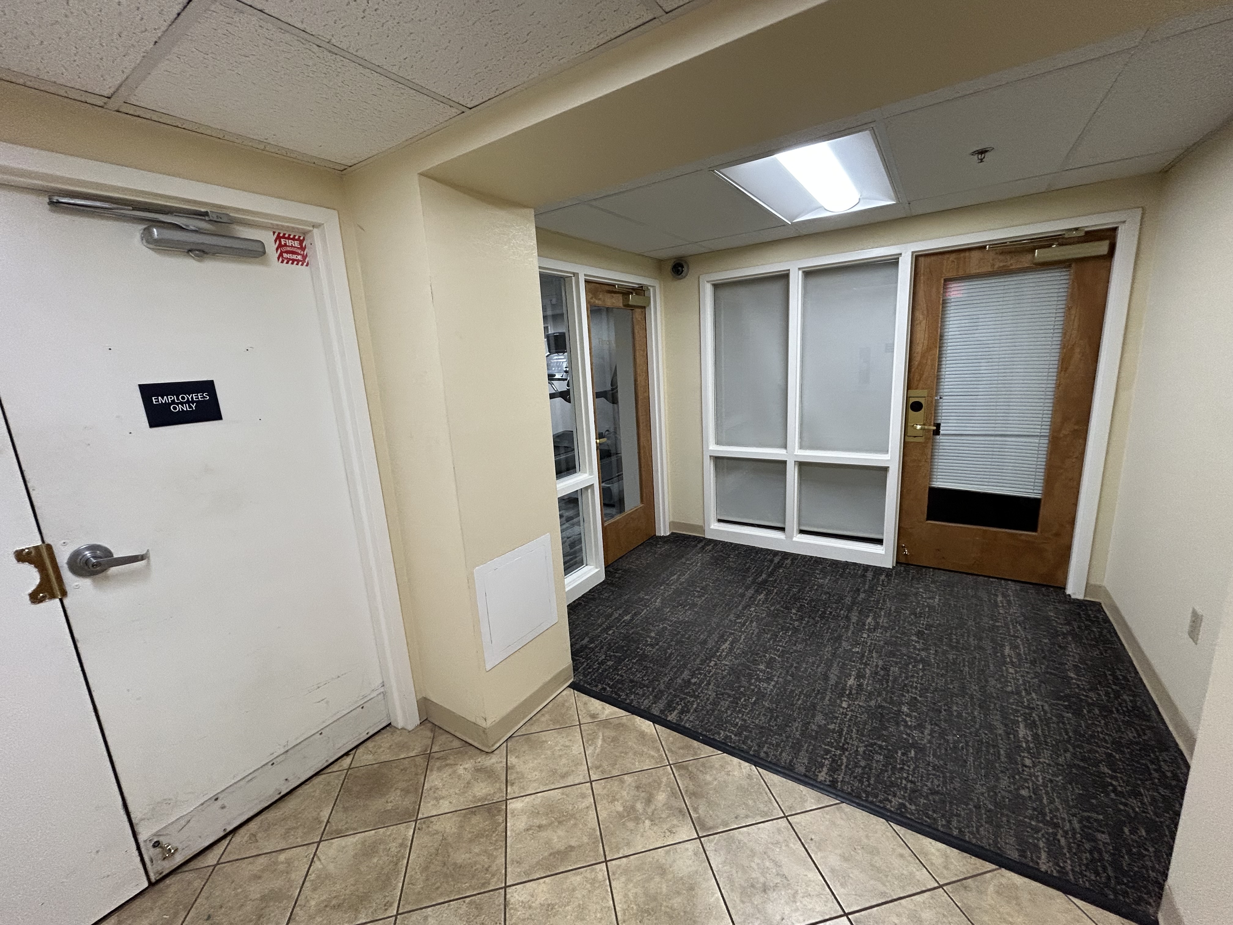 Hotel Gettysburg gym entrance