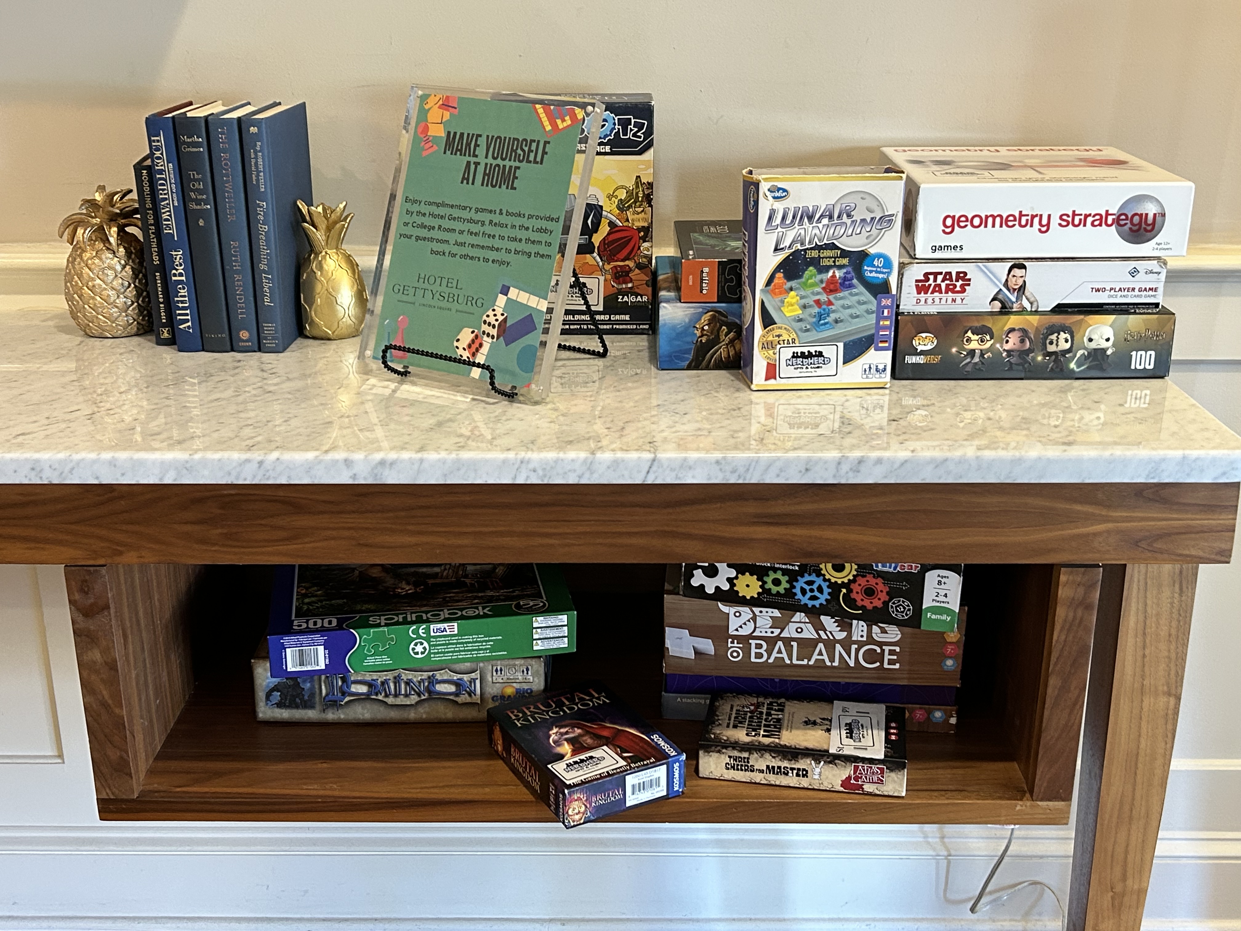 Hotel Gettysburg lobby games