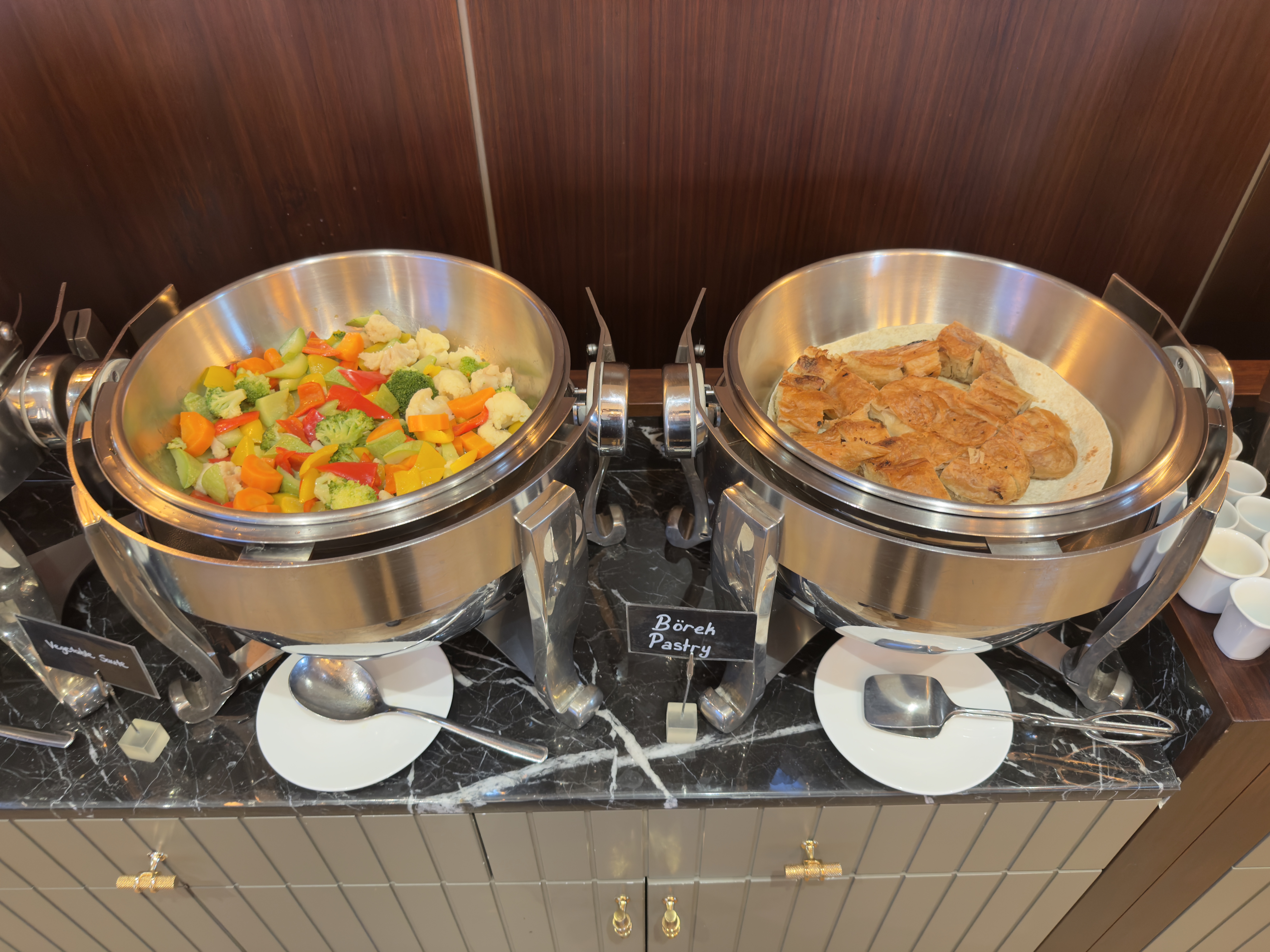 Hyatt Centric Levent Istanbul breakfast hot food