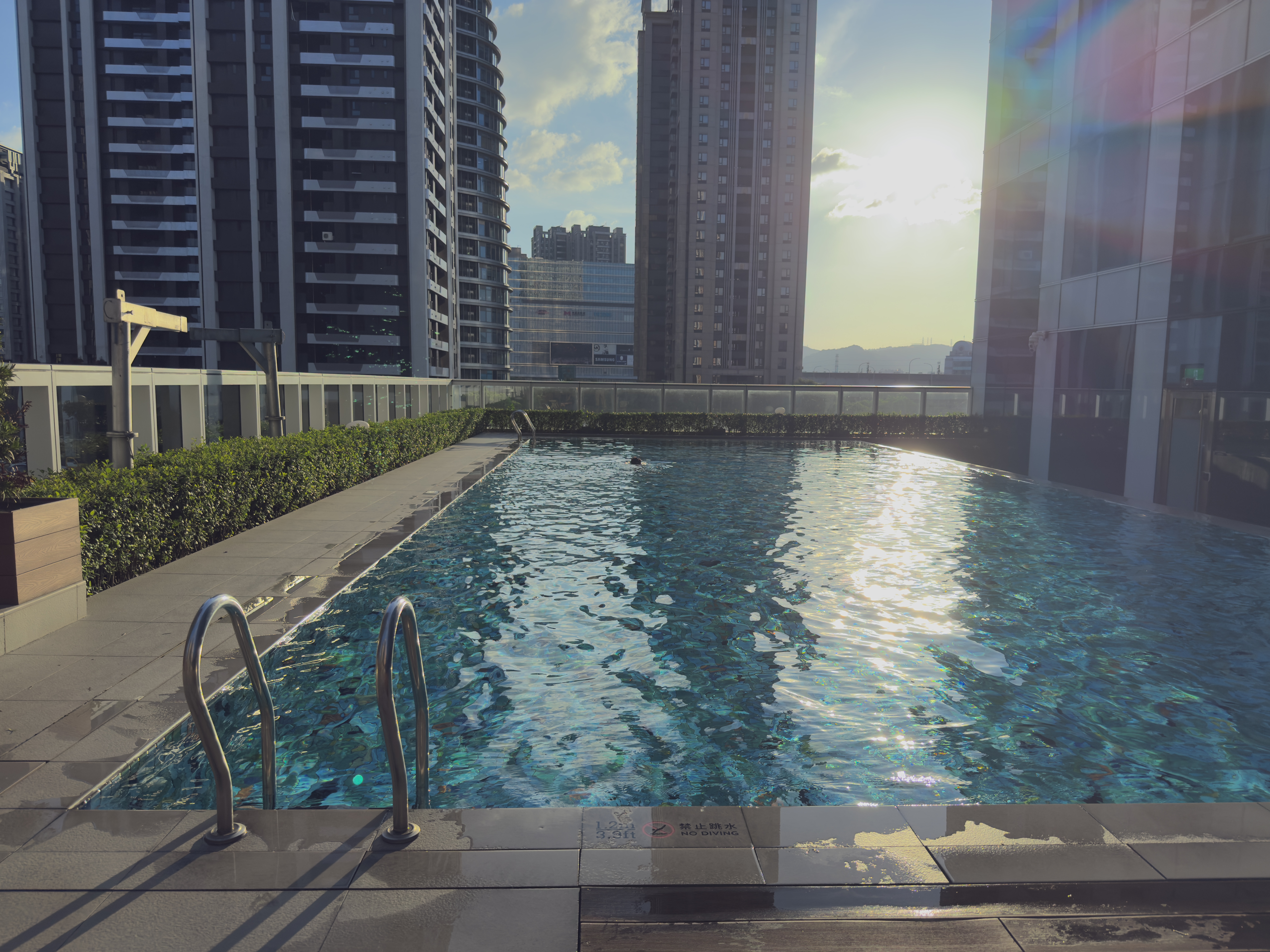 Hyatt Place New Taipei City Xinzhuang pool