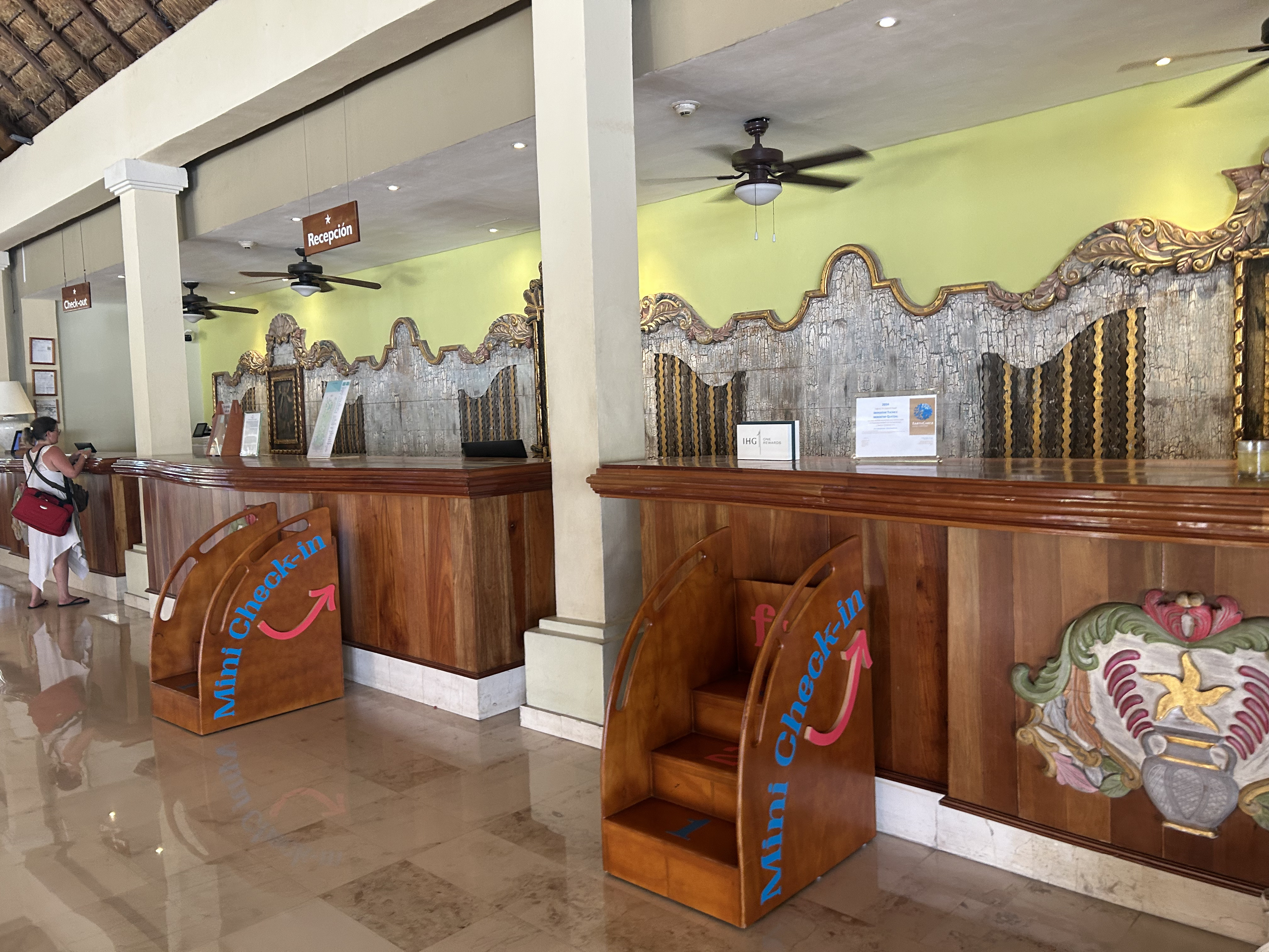 Iberostar Waves Quetzal Check In