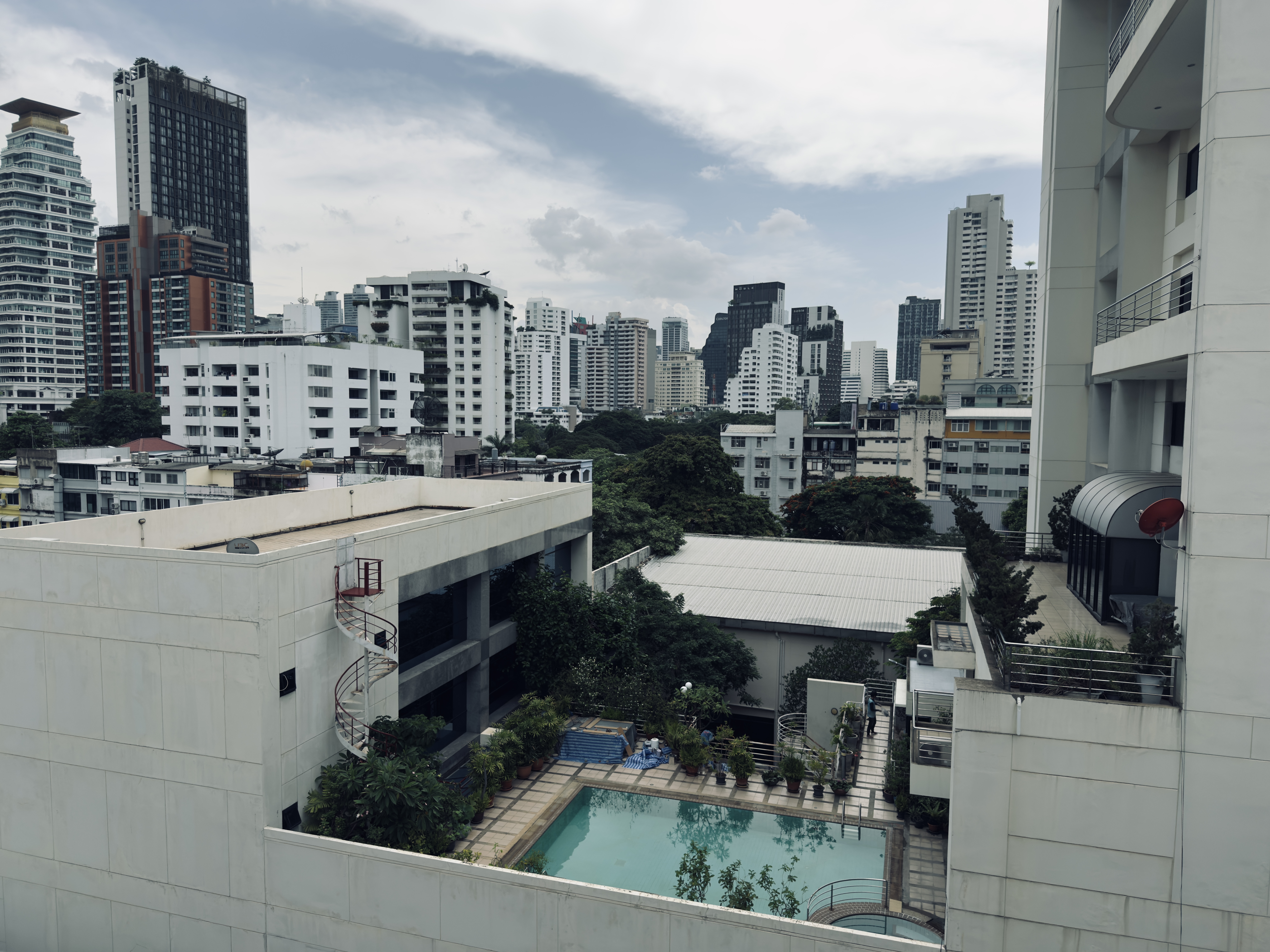 Metropolis Suites Bangkok room balcony view