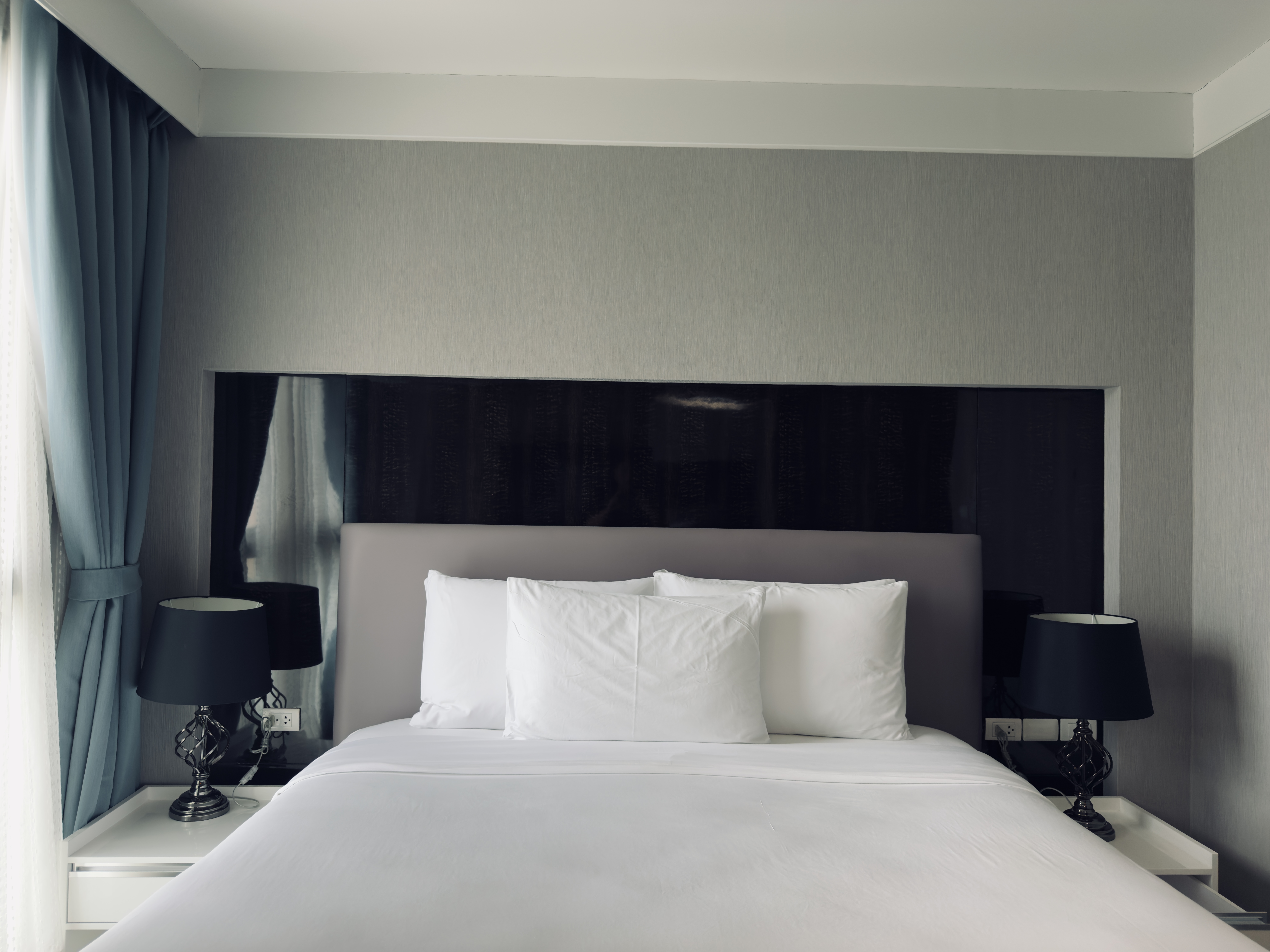 Metropolis Suites Bangkok room bed top view