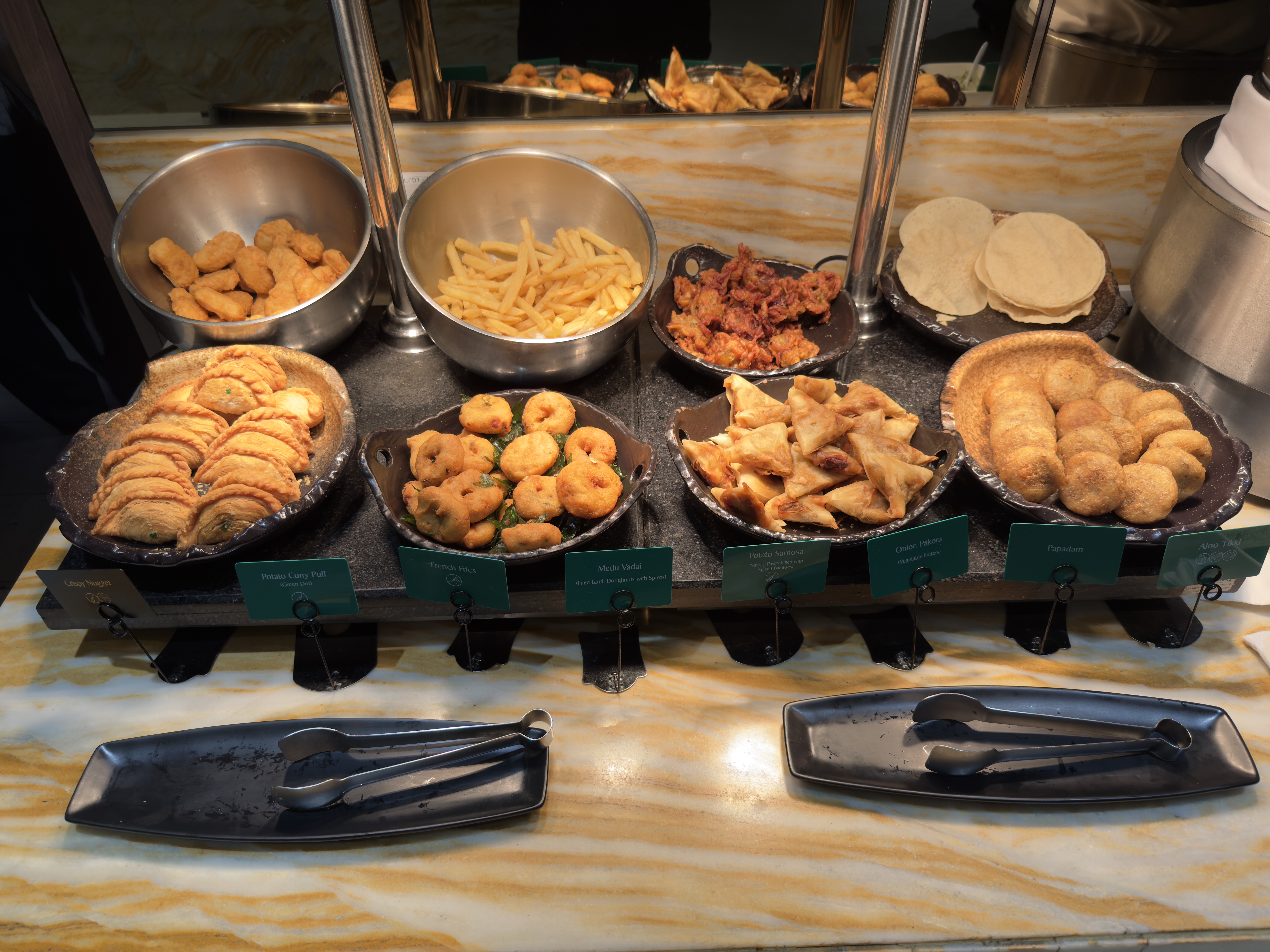 Singapore KrisSilver Lounge Changi T2 hot foods