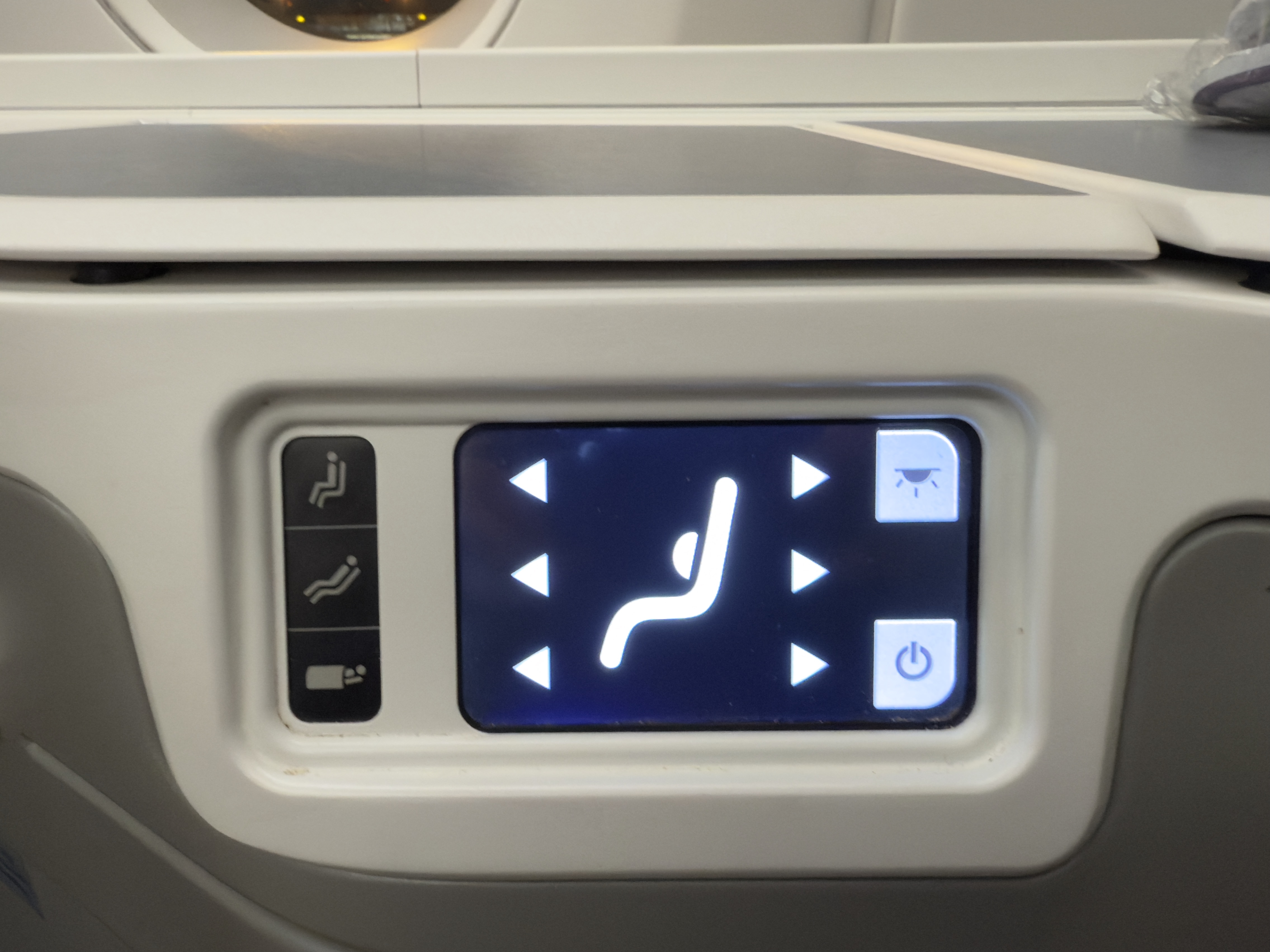 Thai Airways Royal Silk a350 900 business class seat control Thai Airways Royal Silk a350 900 business class seat control
