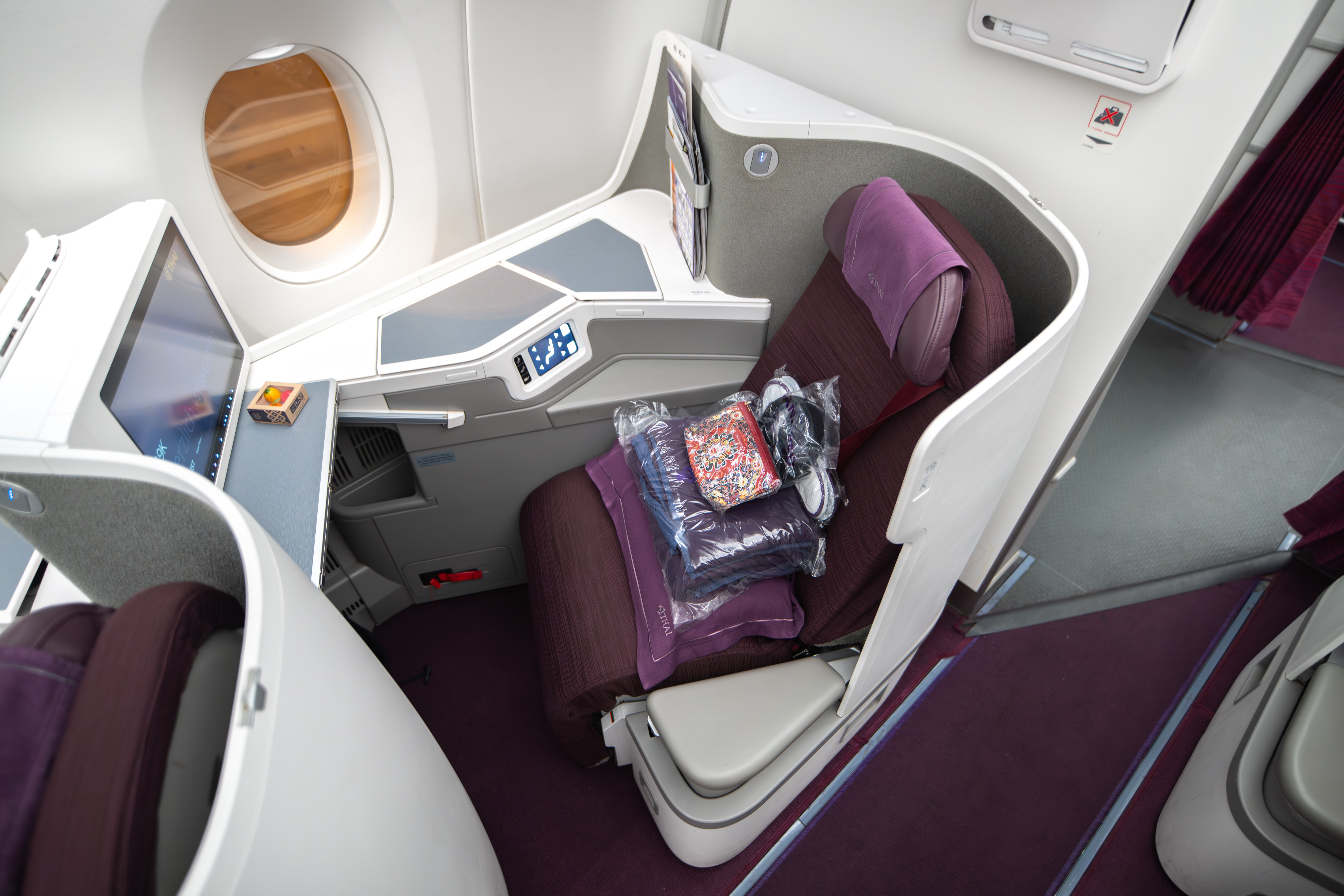 Thai Airways Royal Silk a350 900 business class seat Thai Airways Royal Silk a350 900 business class seat