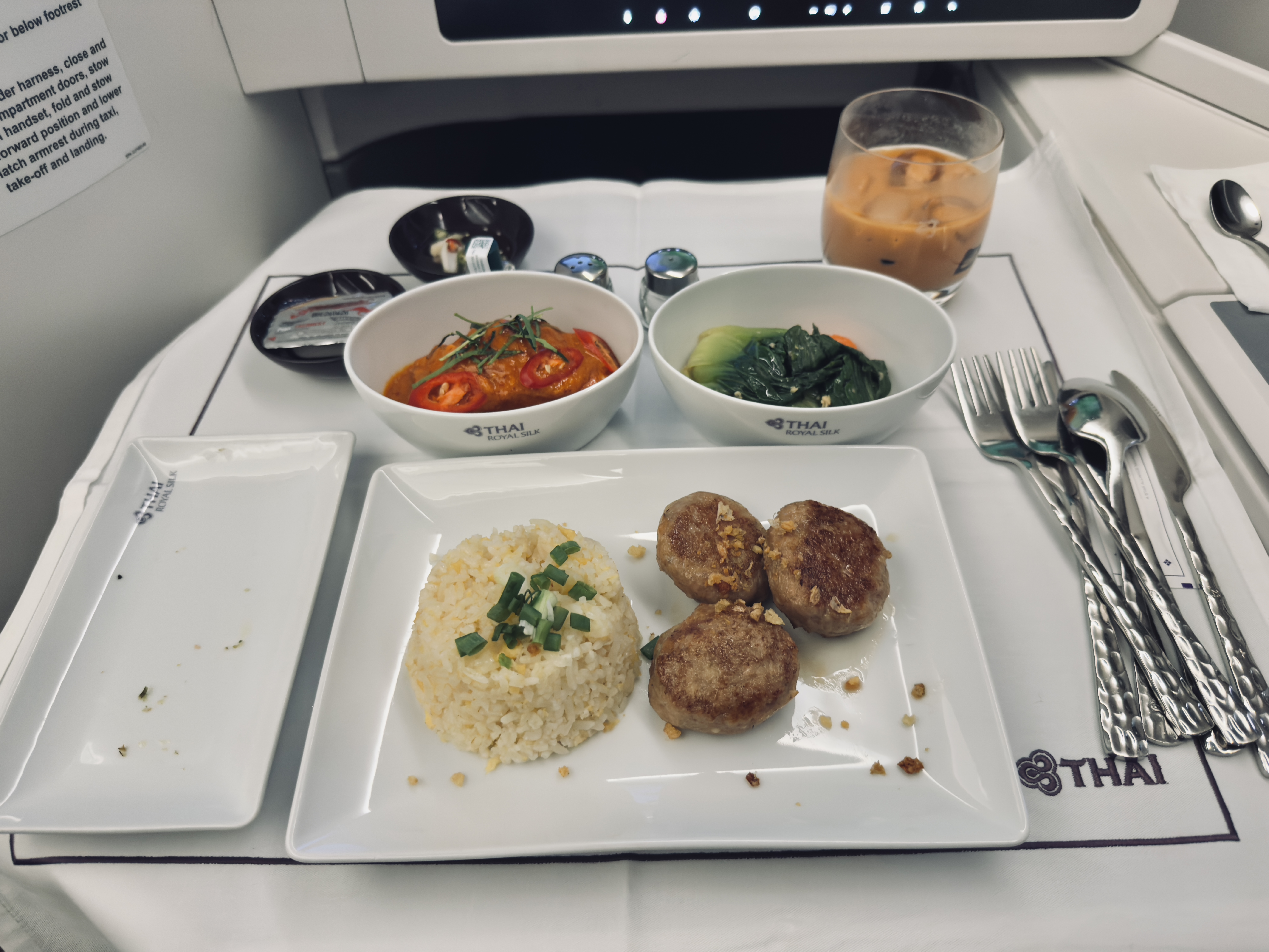 Thai Airways Royal Silk A350 900 business class starter course Thai Airways Royal Silk A350 900 business class starter course