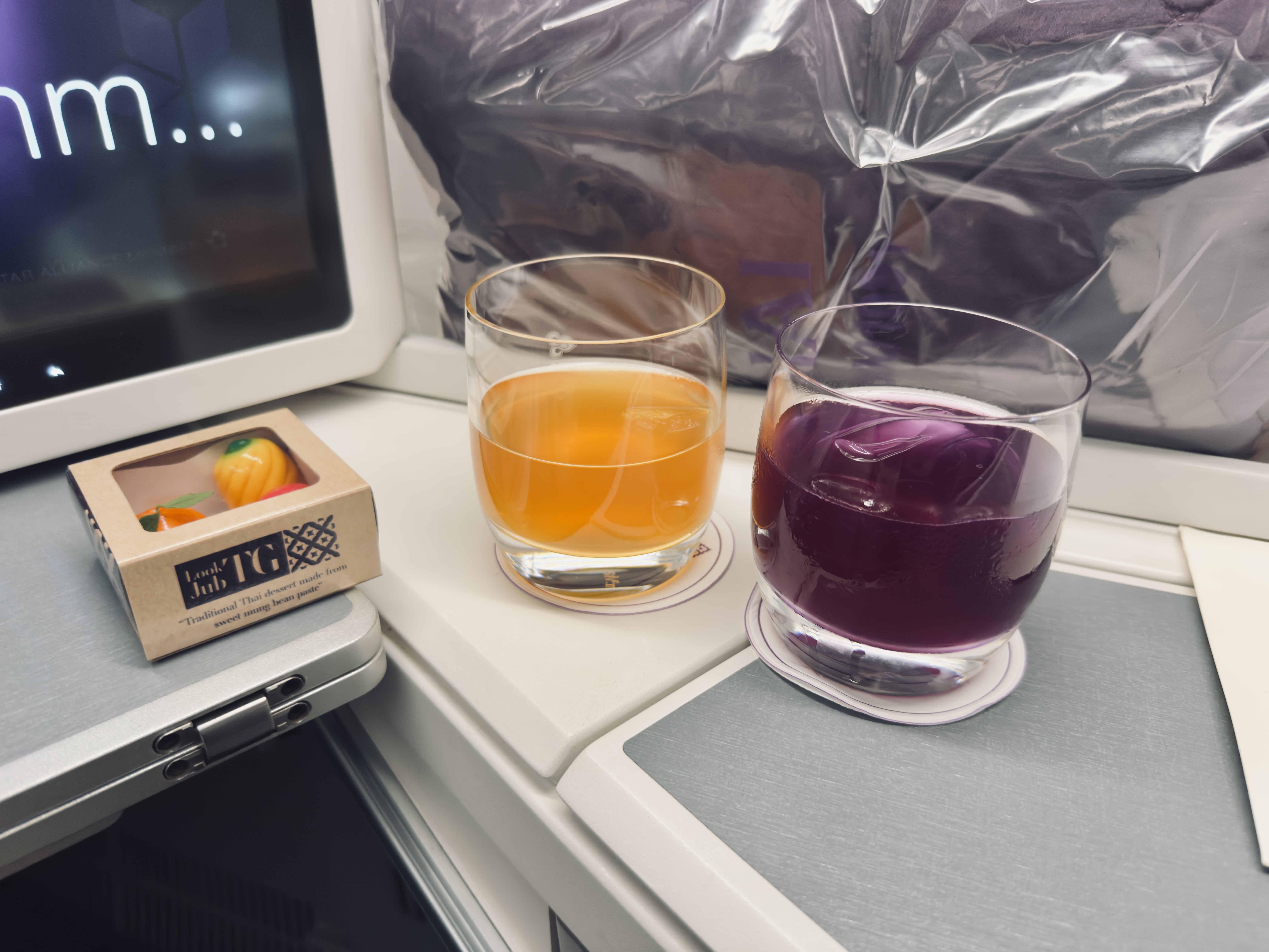 Thai Airways Royal Silk a350 900 business class welcome drinks Thai Airways Royal Silk a350 900 business class welcome drinks