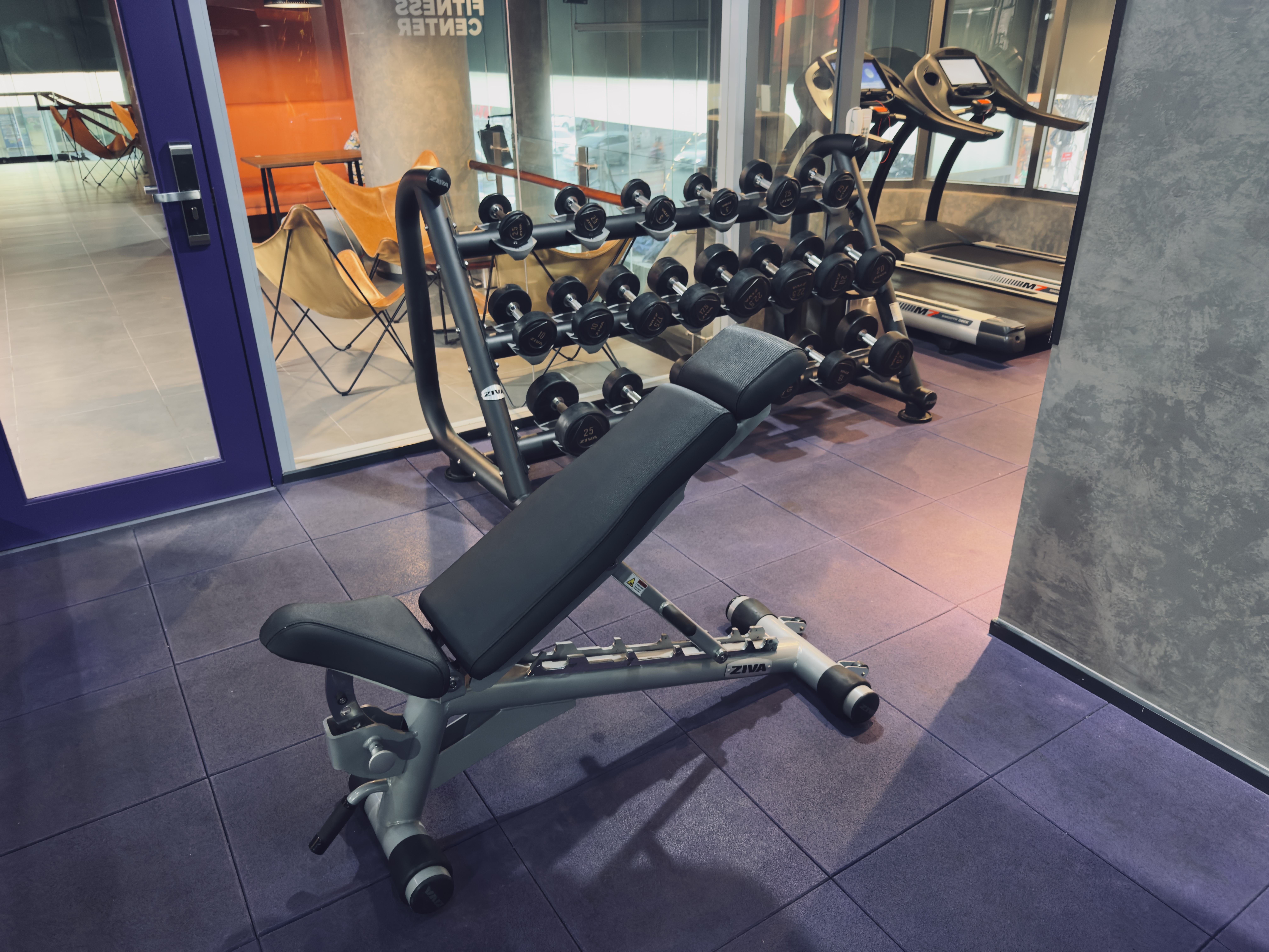 Tru by Hilton Hanoi Station gym free weights