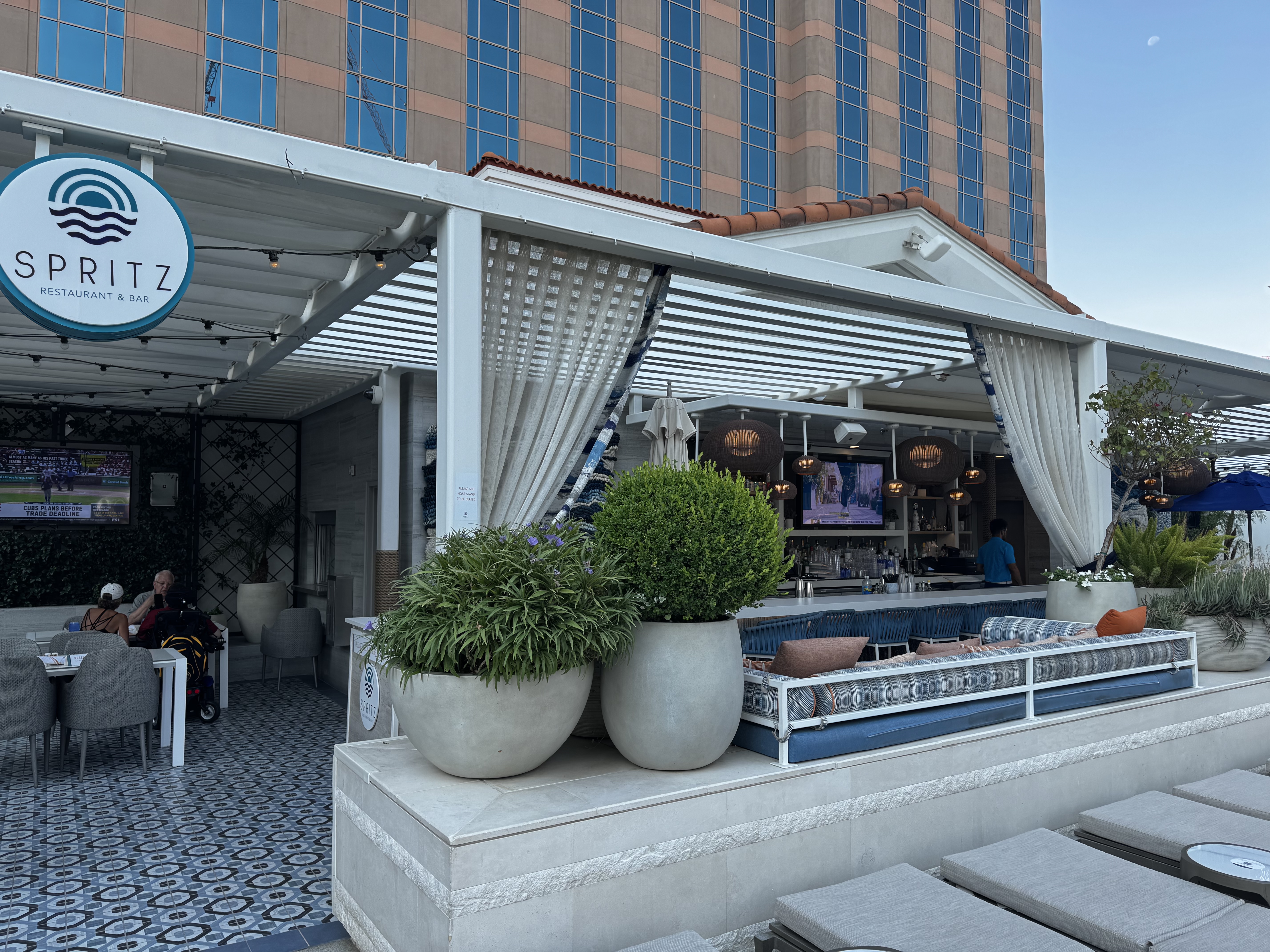 Venetian Las Vegas Spritz Bar Restaurant at pool