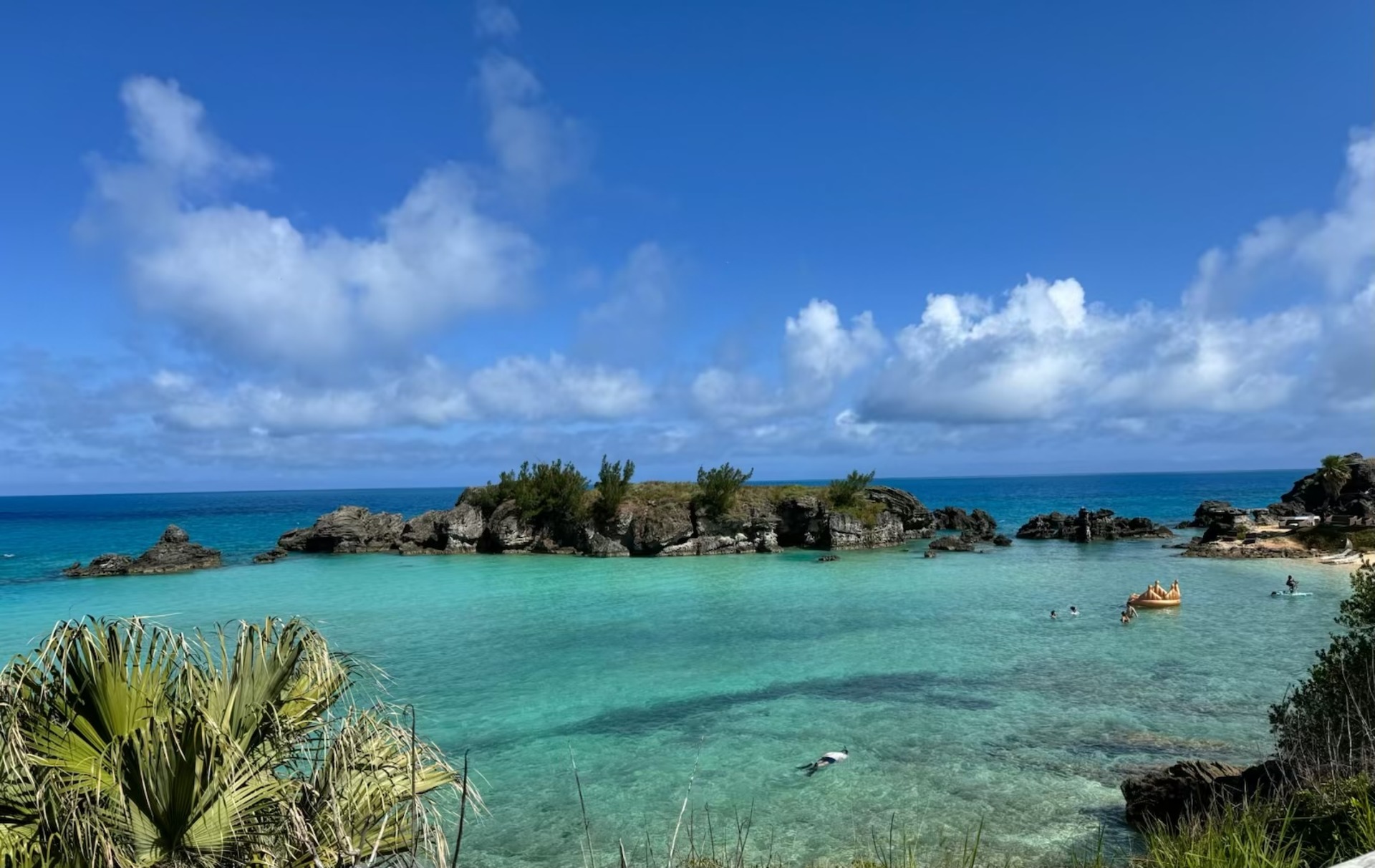 Bermuda beach (1) Bermuda beach (1)