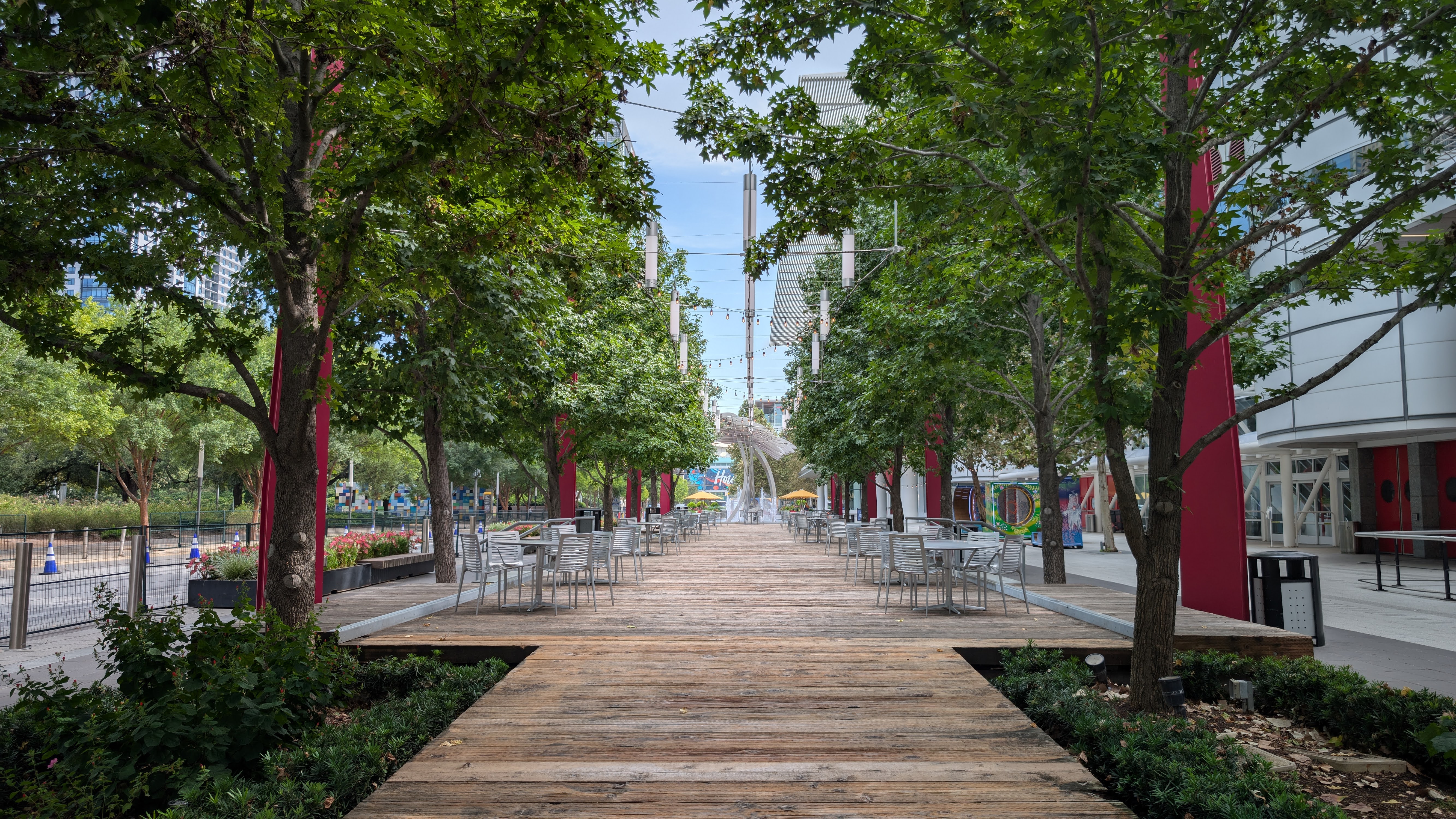 Hilton Americas Houston Avenida Houston walkway