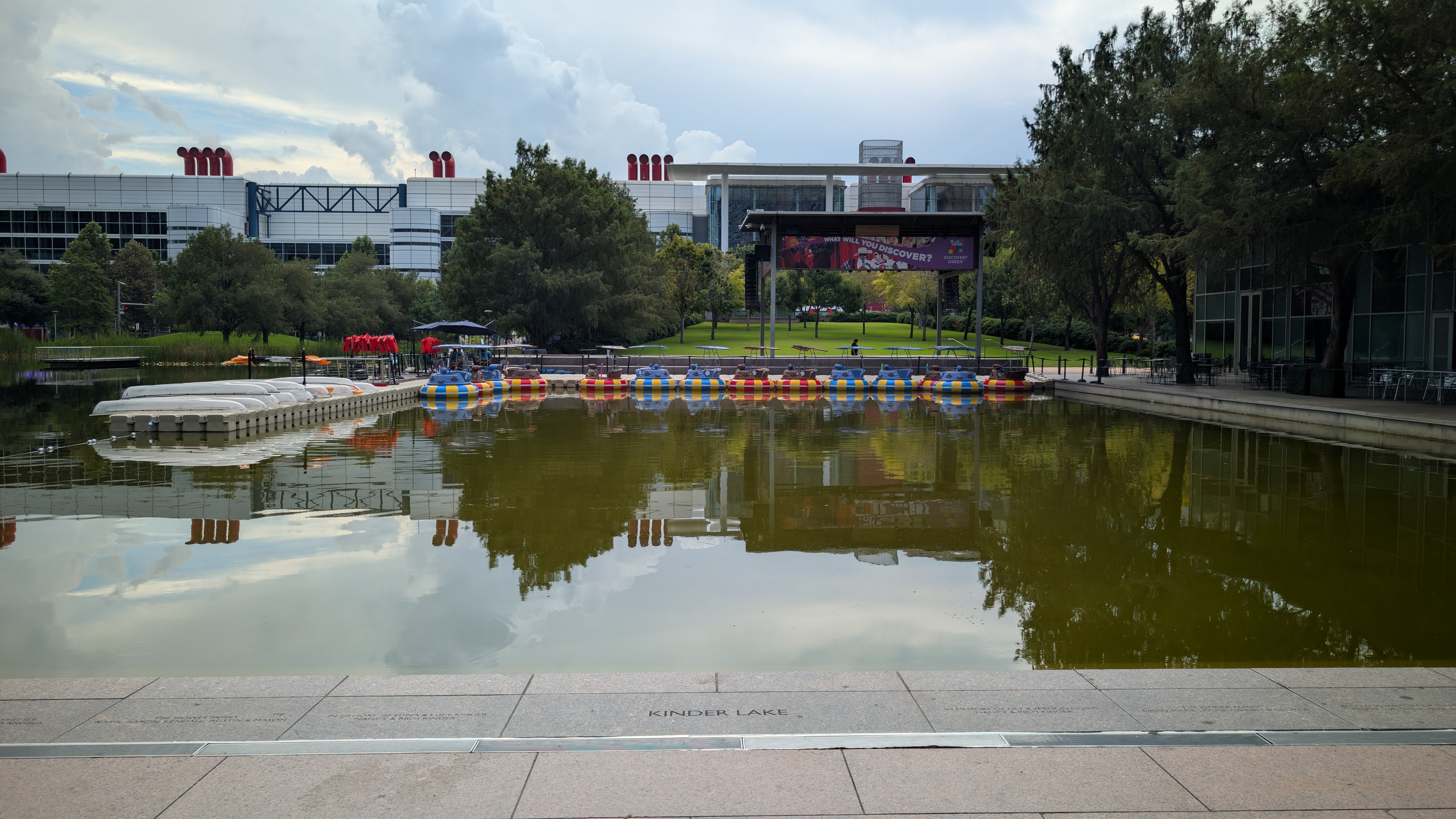 Hilton Americas Houston Discovery Green boat lake and convention center