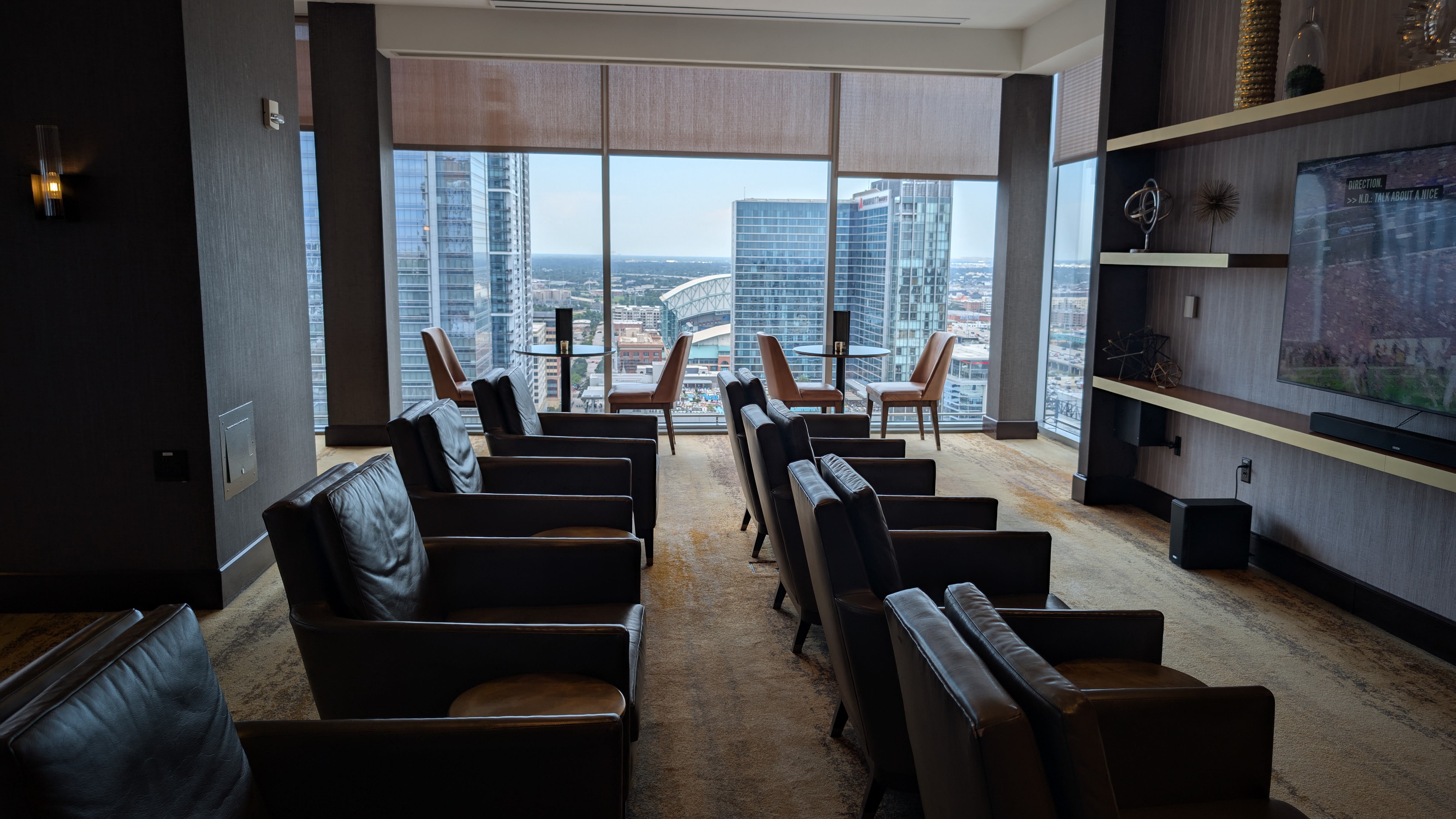 Hilton Americas Houston R24 Rooftop Lounge