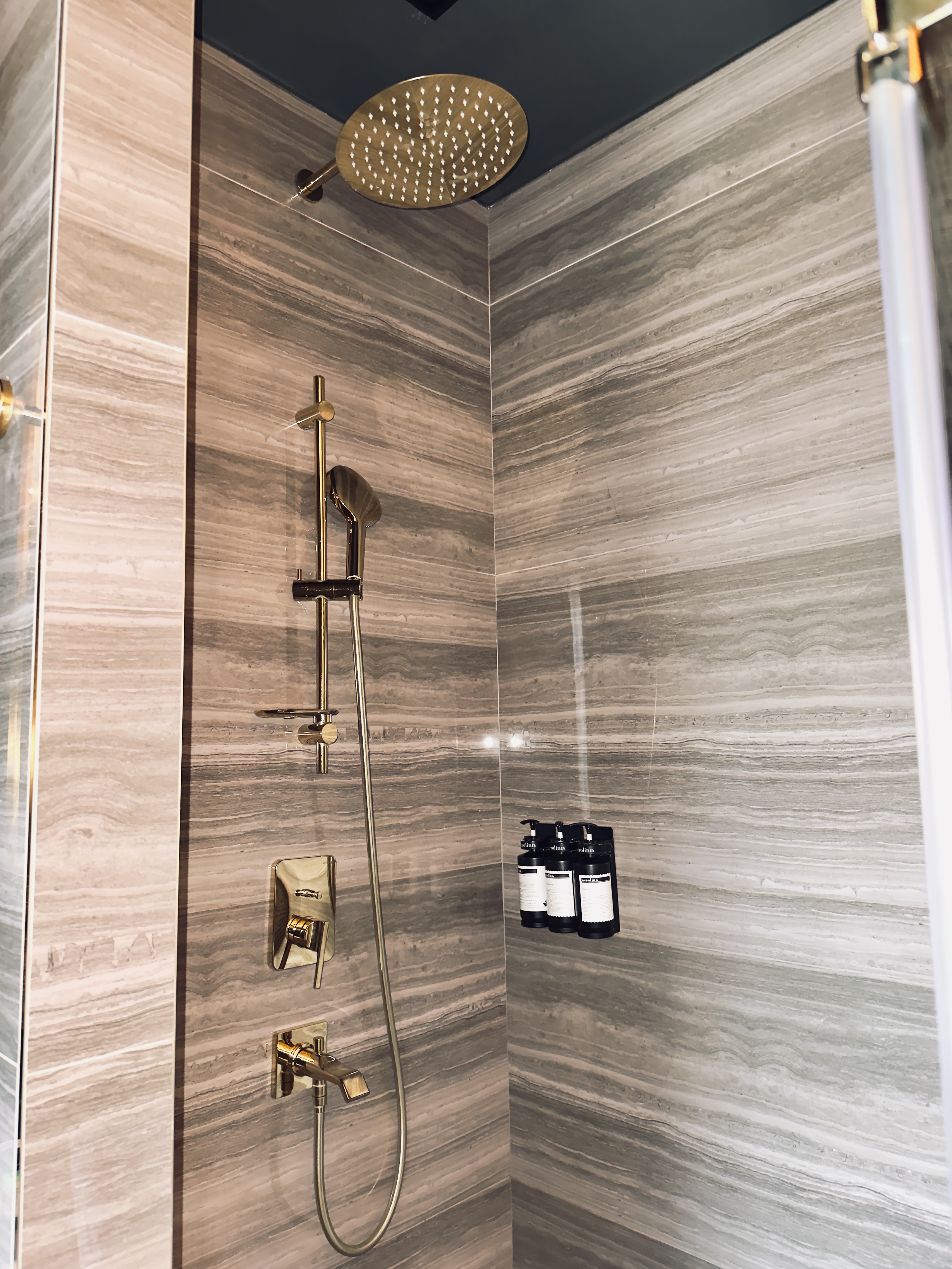 Orient Occident Hotel Istanbul shower