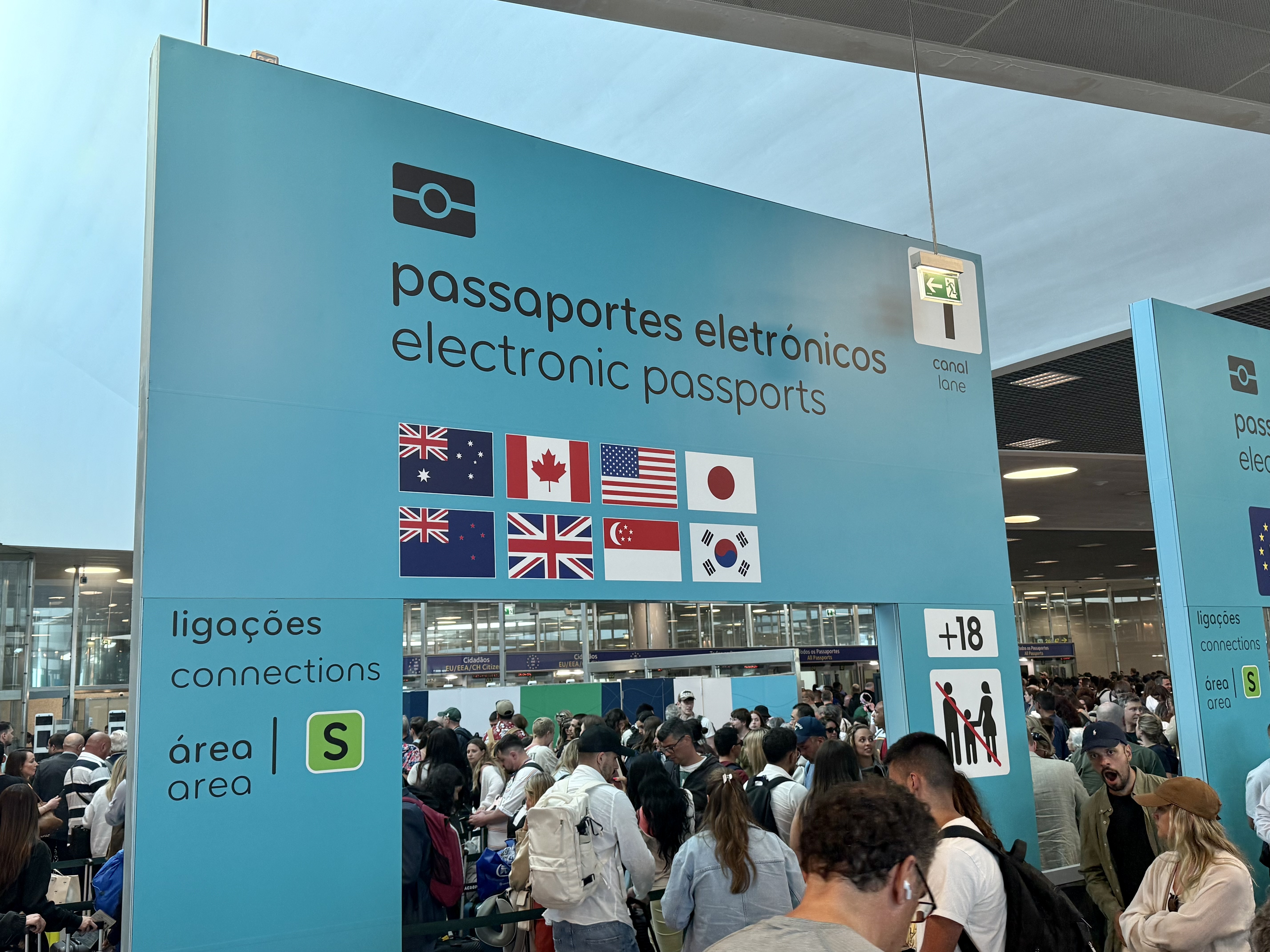 TAP Air Portugal Lisbon eGate passport control