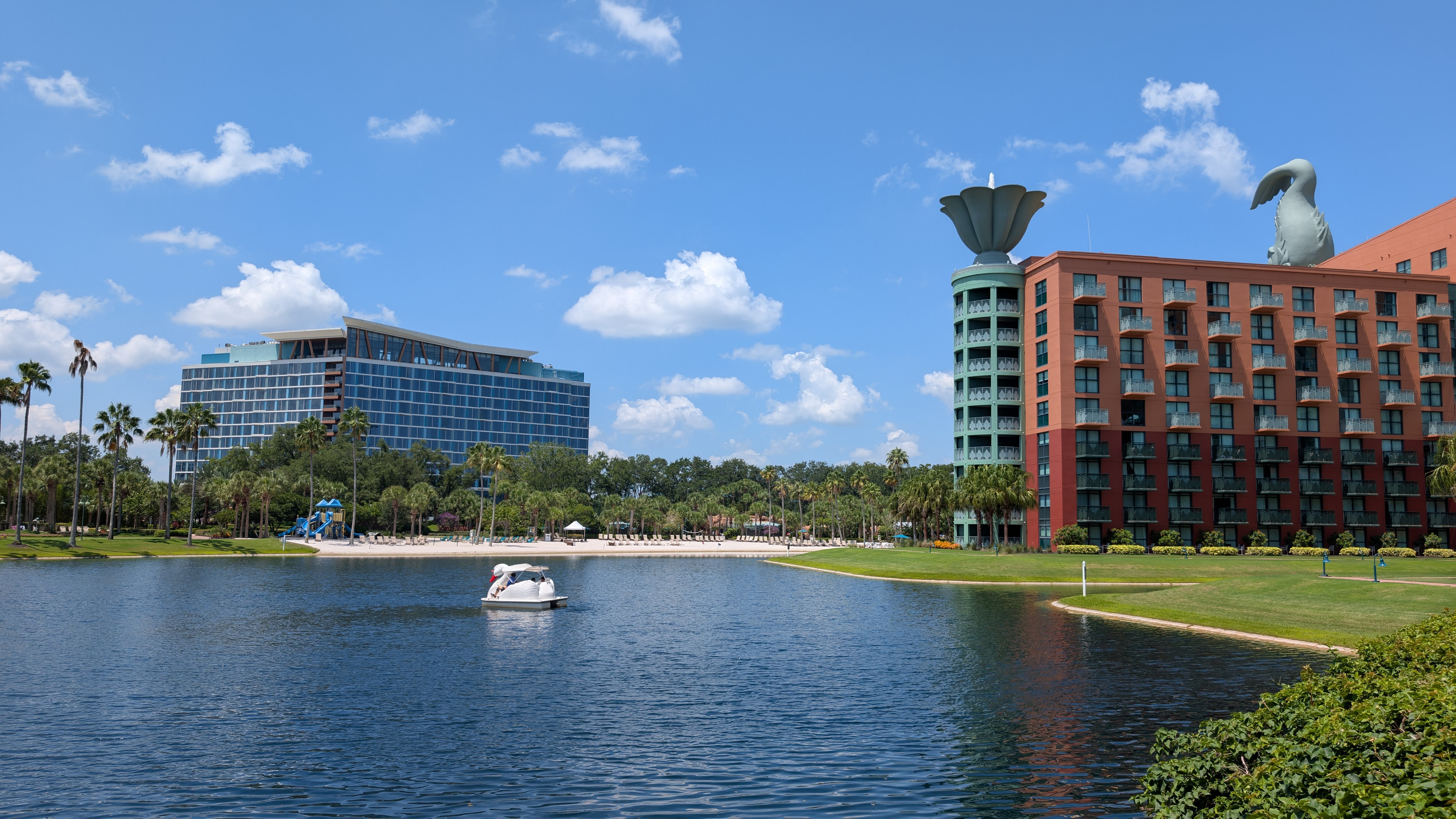 Walt Disney World Dolphin lake Walt Disney World Dolphin lake