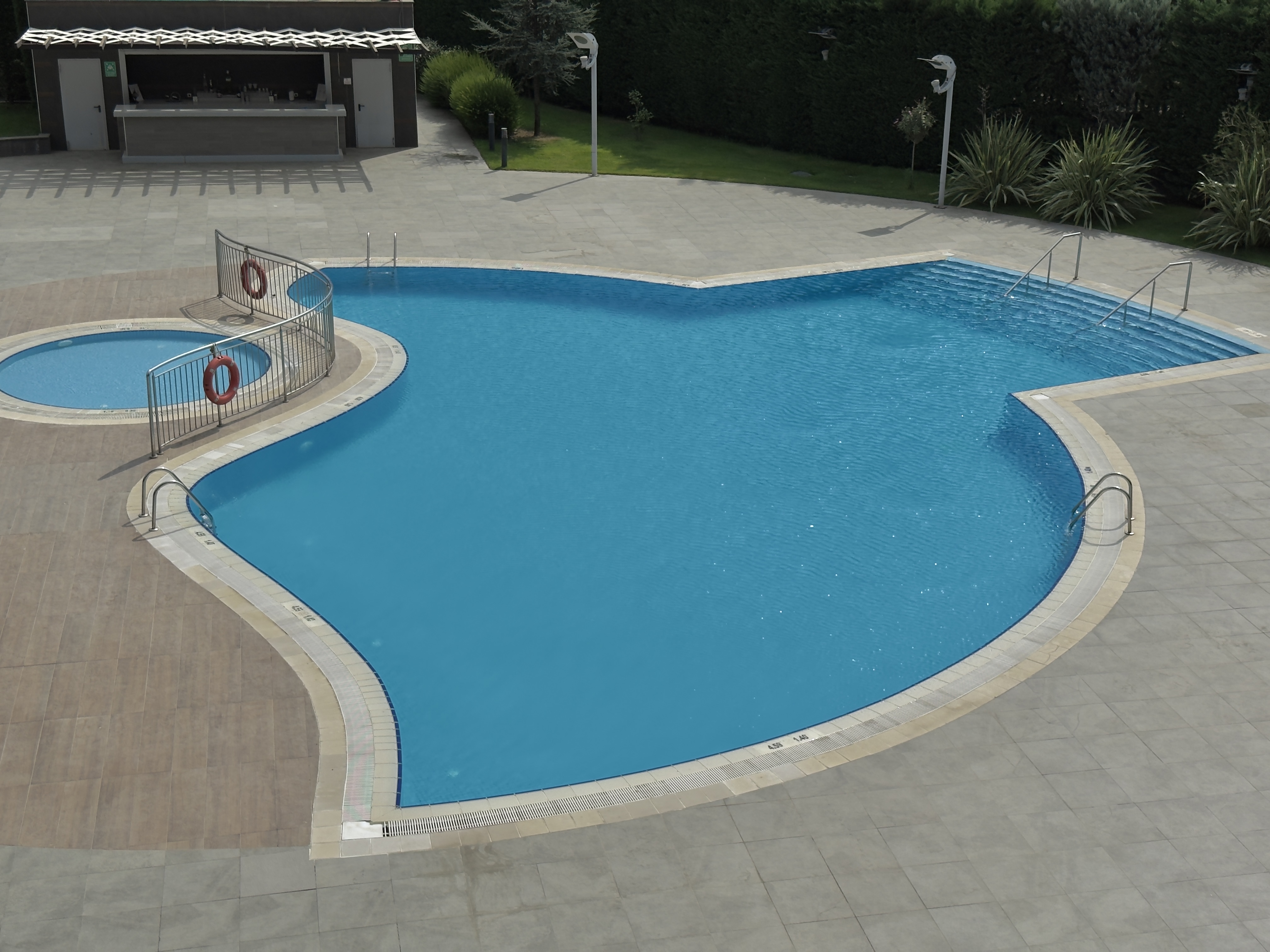 Aloft Bursa Hotel swimming pool