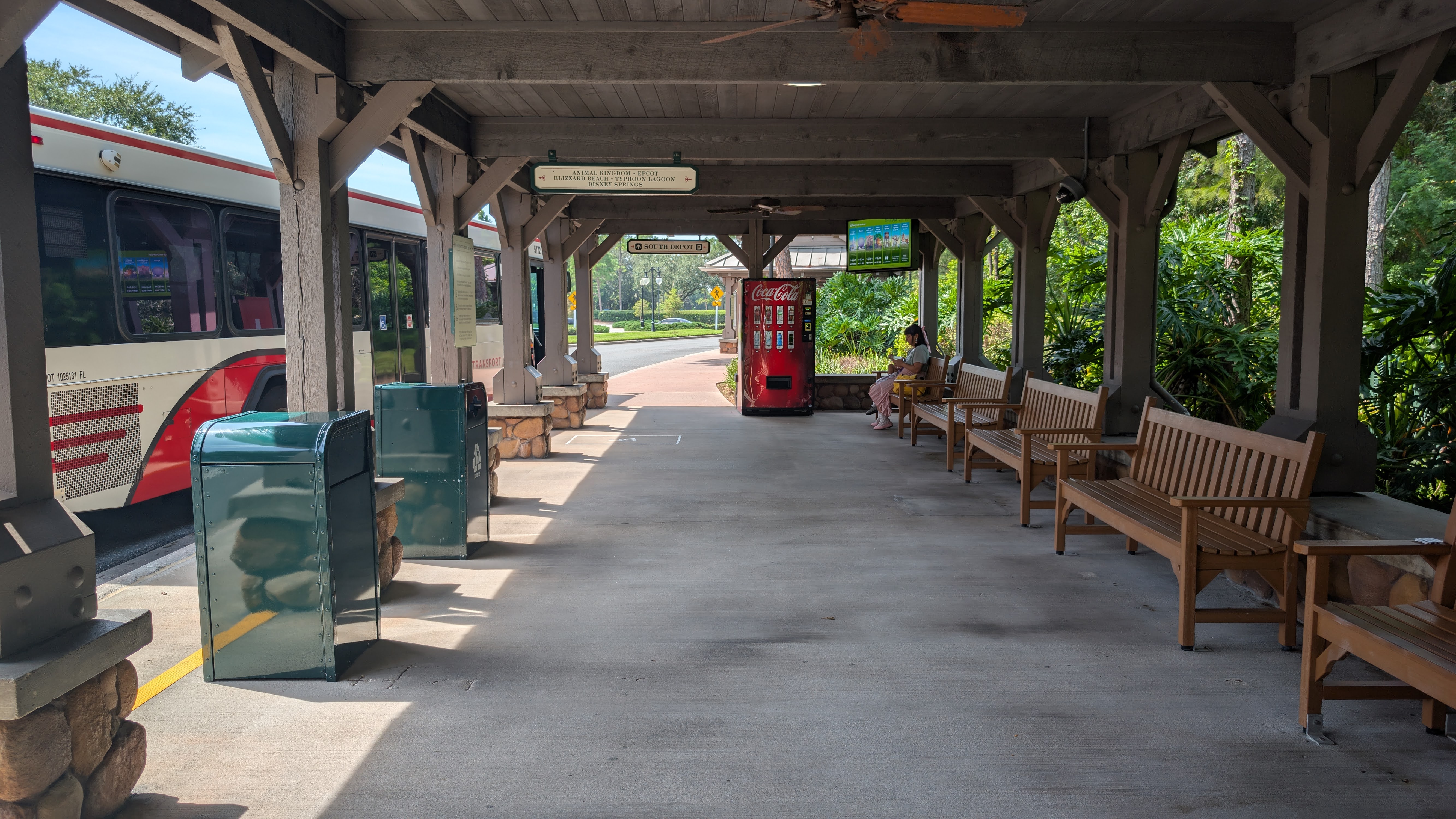 Disney’s Port Orleans Resort Riverside amenities bus transportation waiting area Disney's Port Orleans Resort Riverside amenities bus transportation waiting area