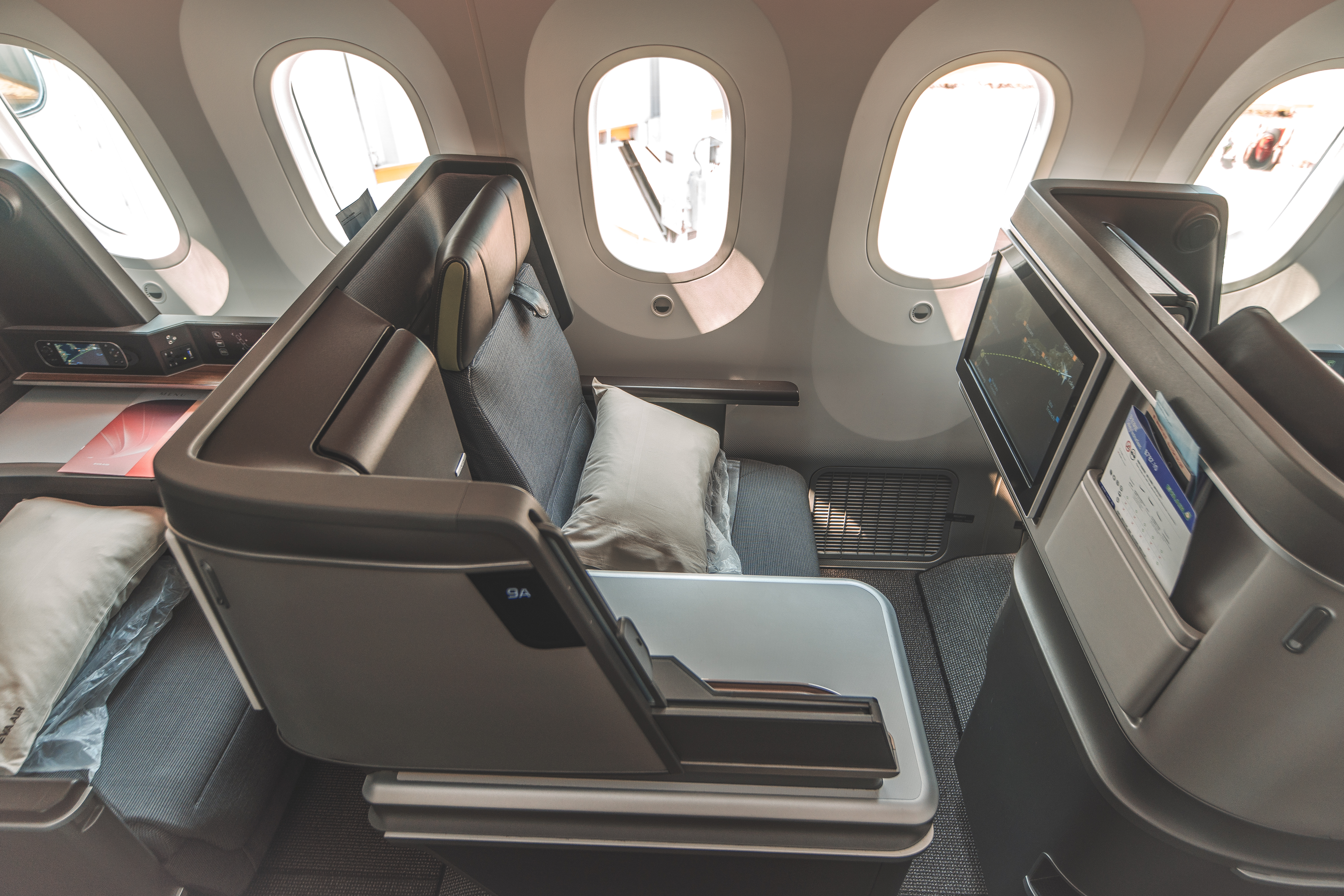 EVA Air Royal Laurel 787 10 seat