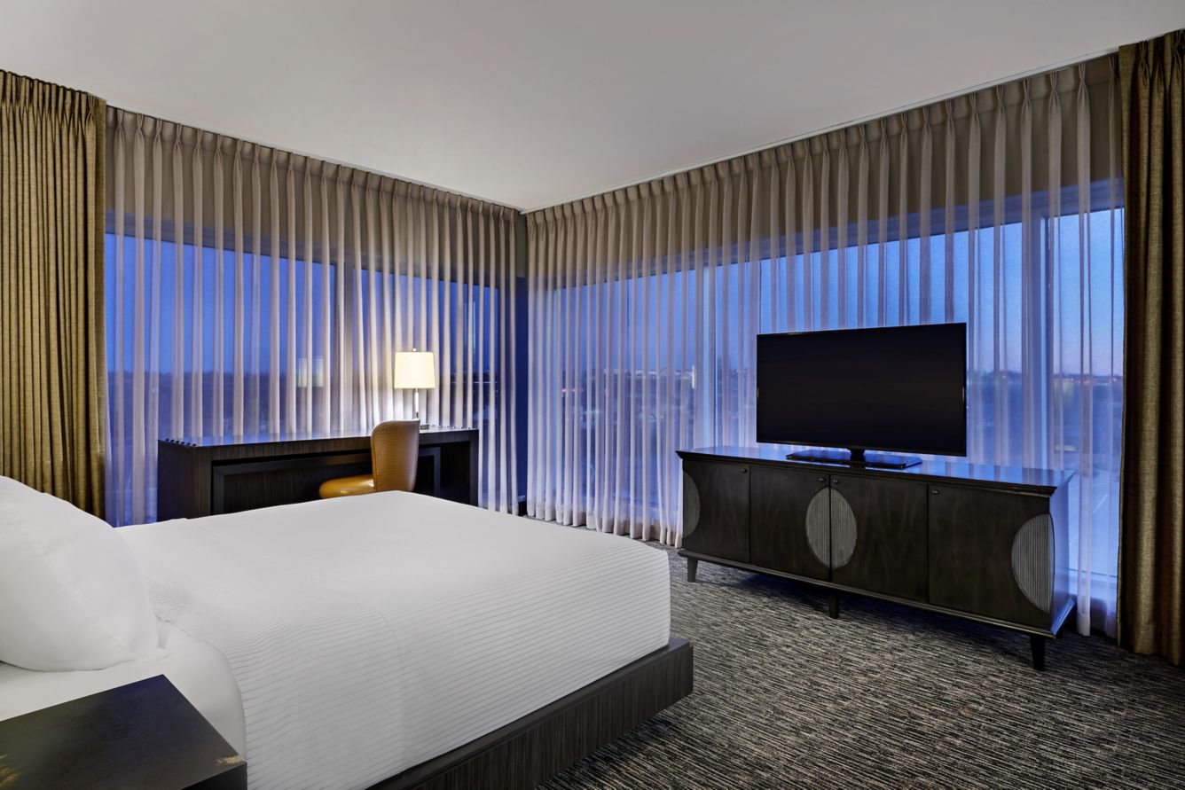 Elmore Hotel DFW Tower Suite Elmore Hotel DFW Tower Suite