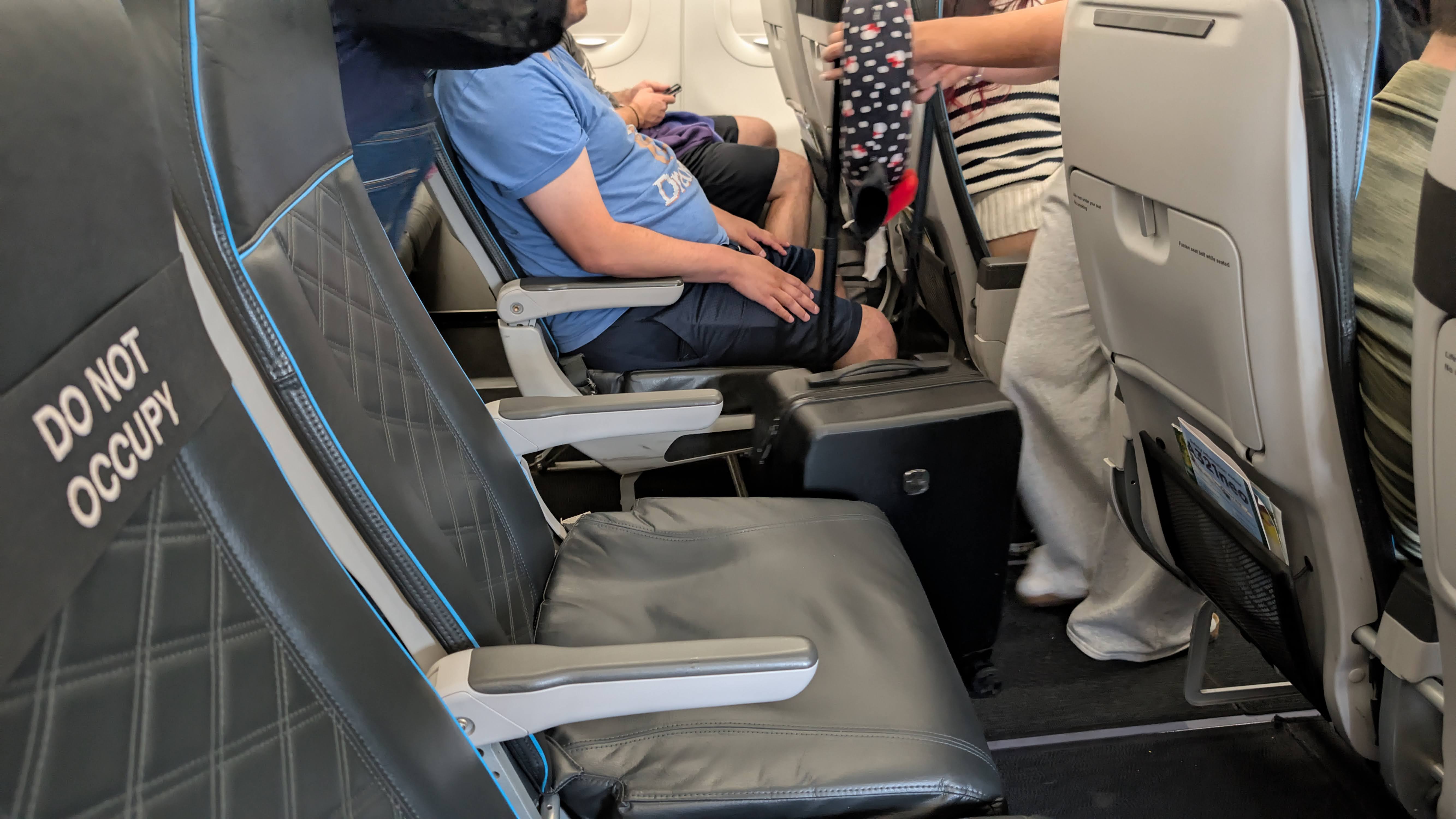 Frontier Airlines A321neo UpFront Plus row