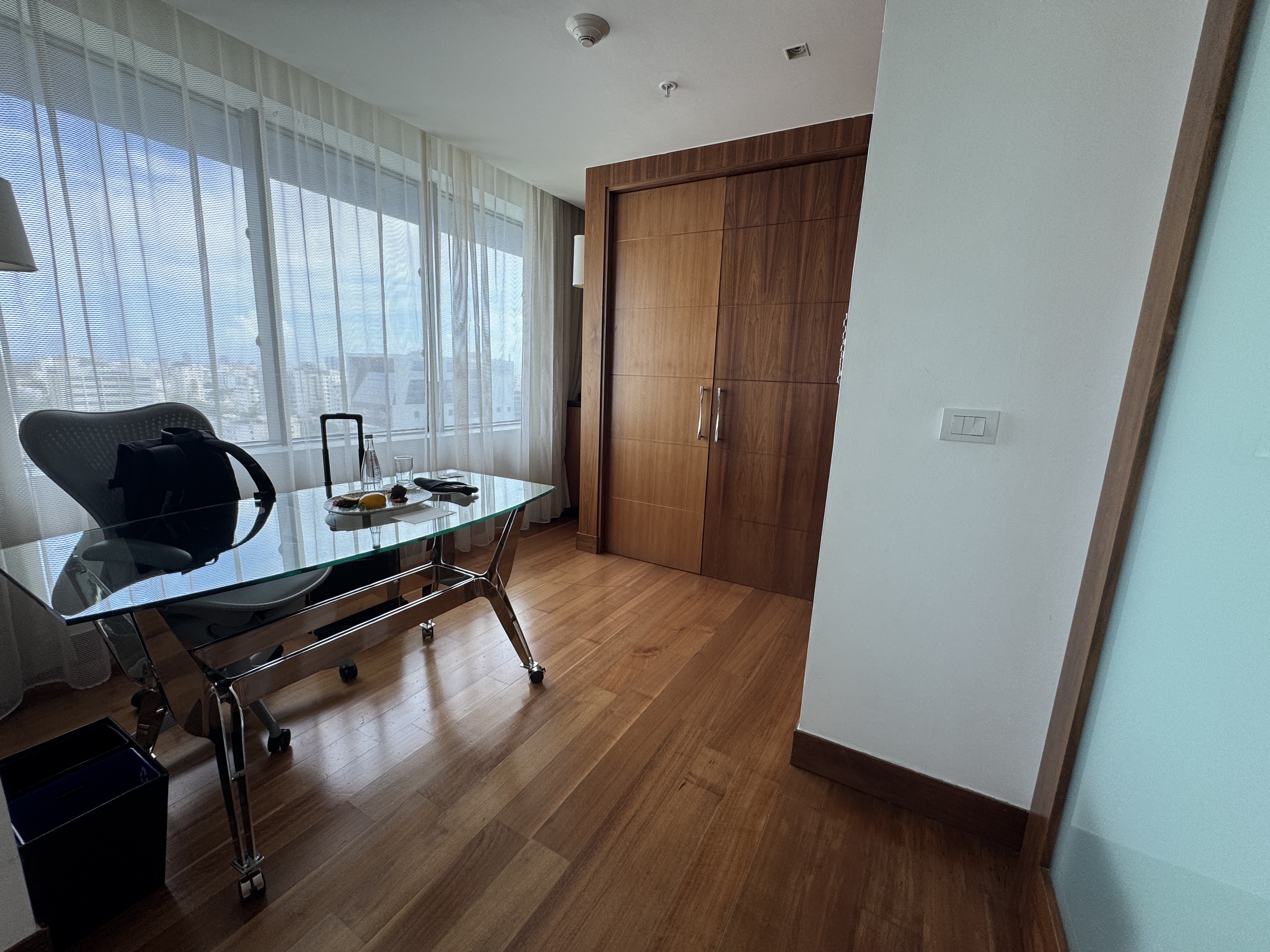 JW Marriott Santo Domingo desk