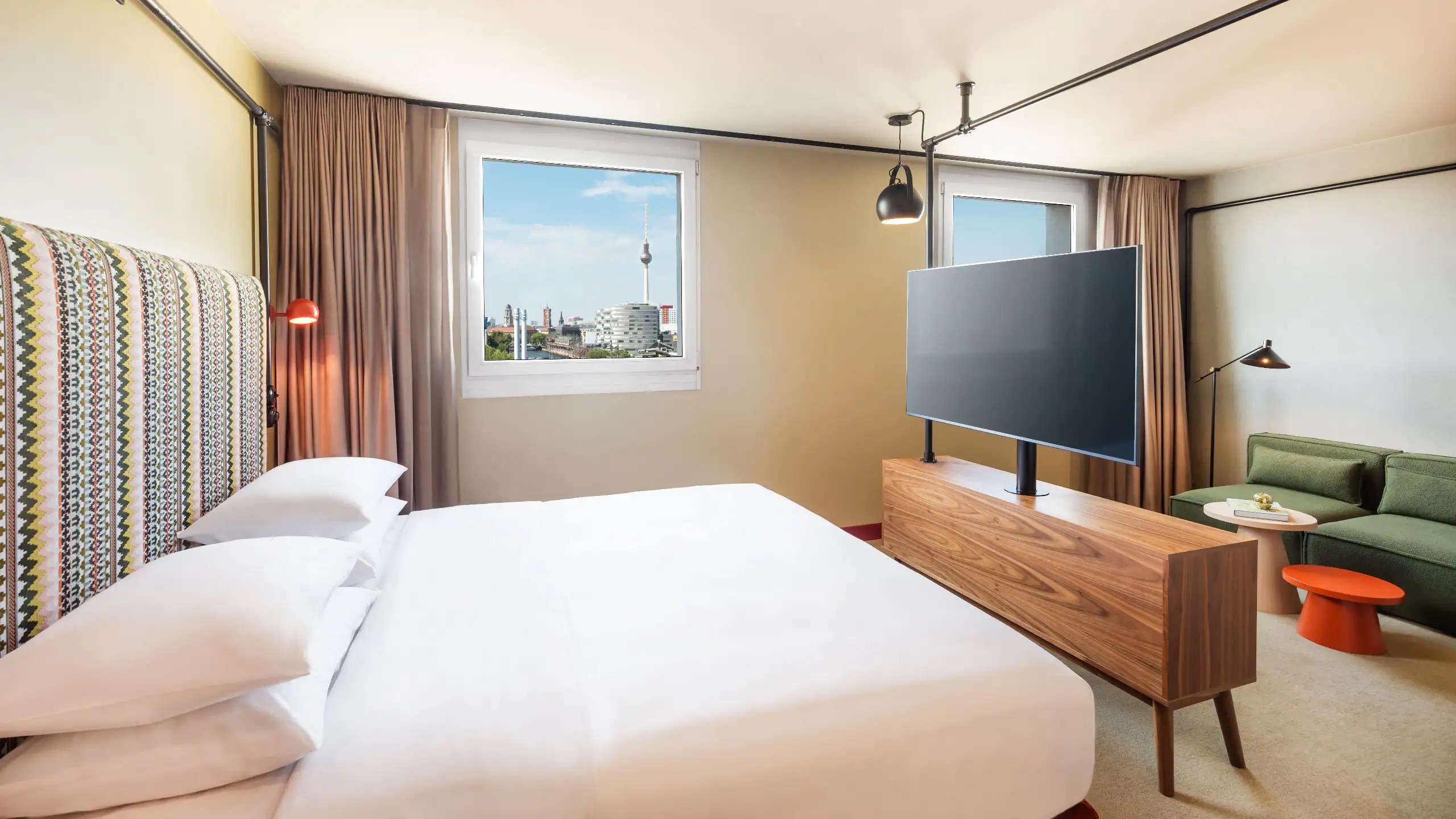 Me and All Hotel Berlin Room Me and All Hotel Berlin Room
