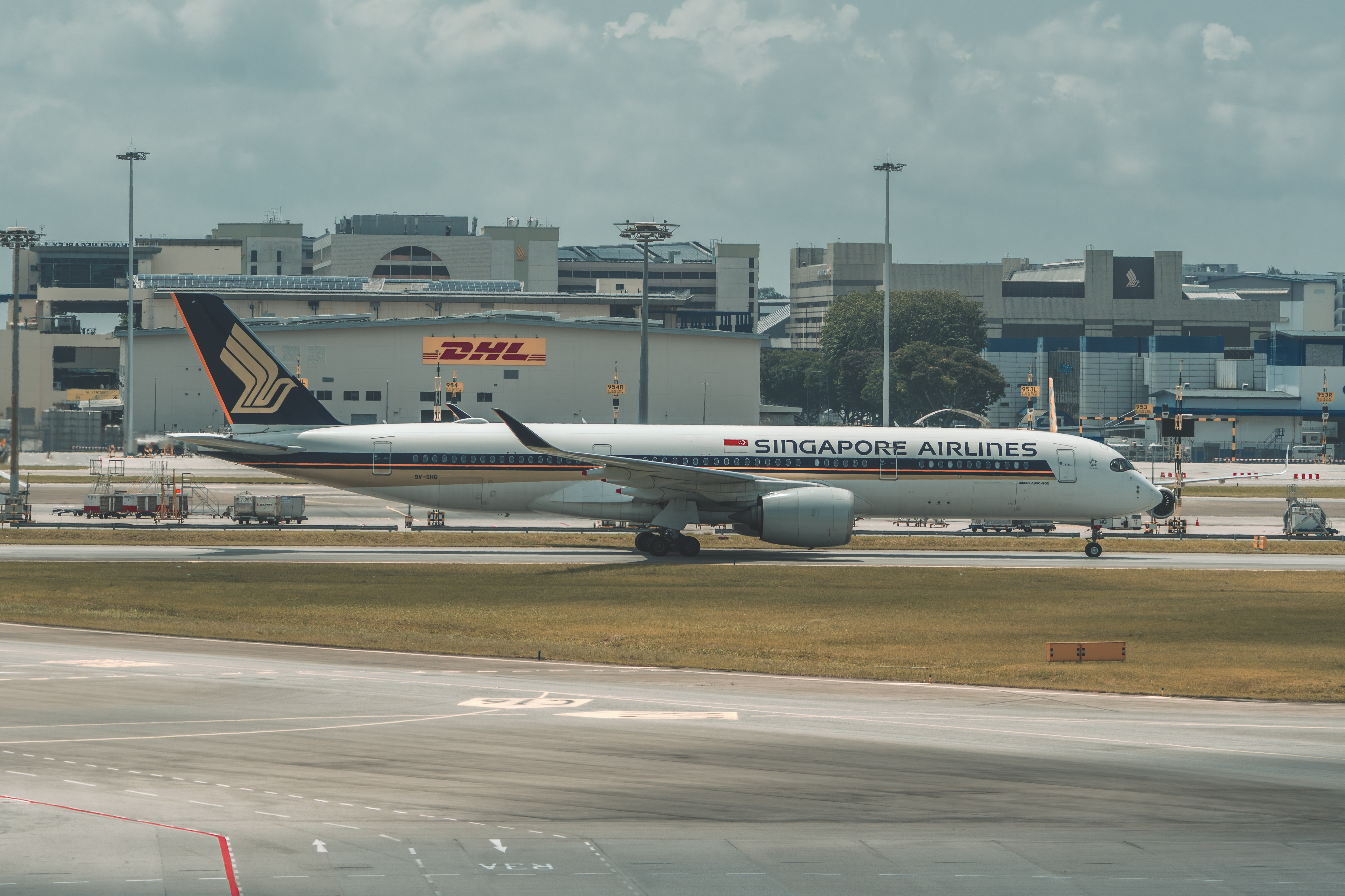 Singapore Airlines A350 900 at SIN