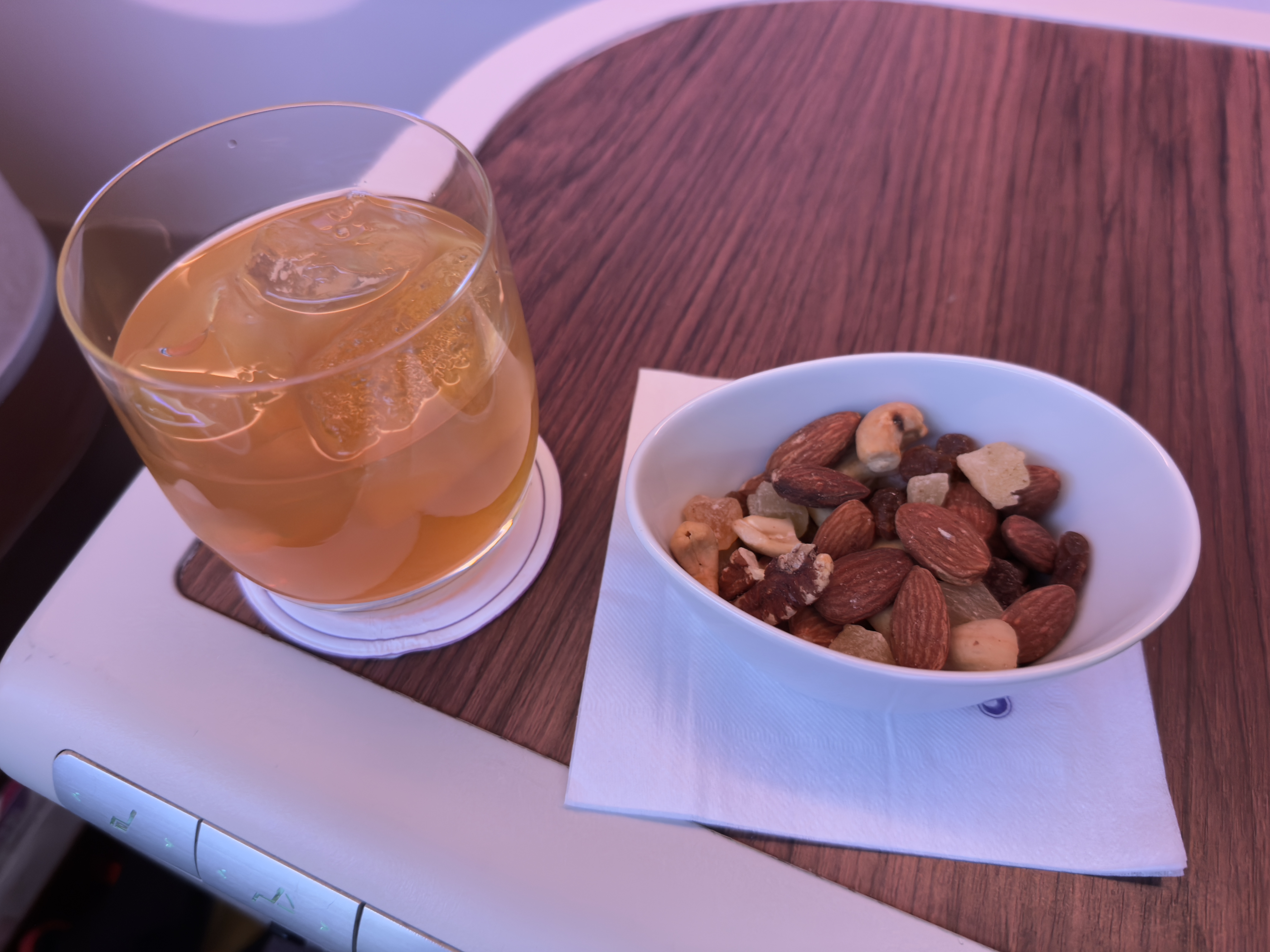 Thai Airways Royal Silk beverage and nuts Thai Airways Royal Silk beverage and nuts