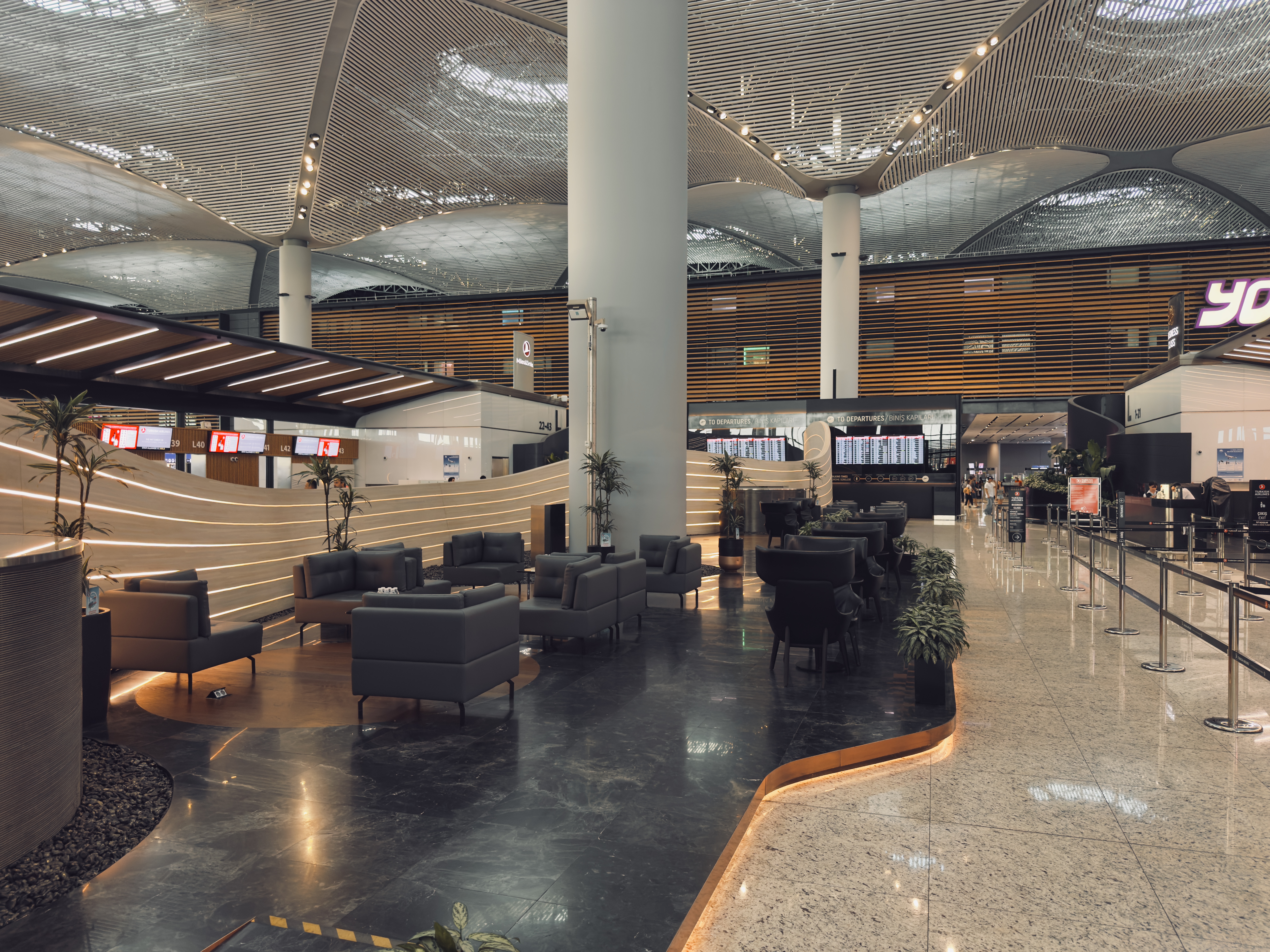 Turkish Airlines business class check in seating area Turkish Airlines business class check in seating area