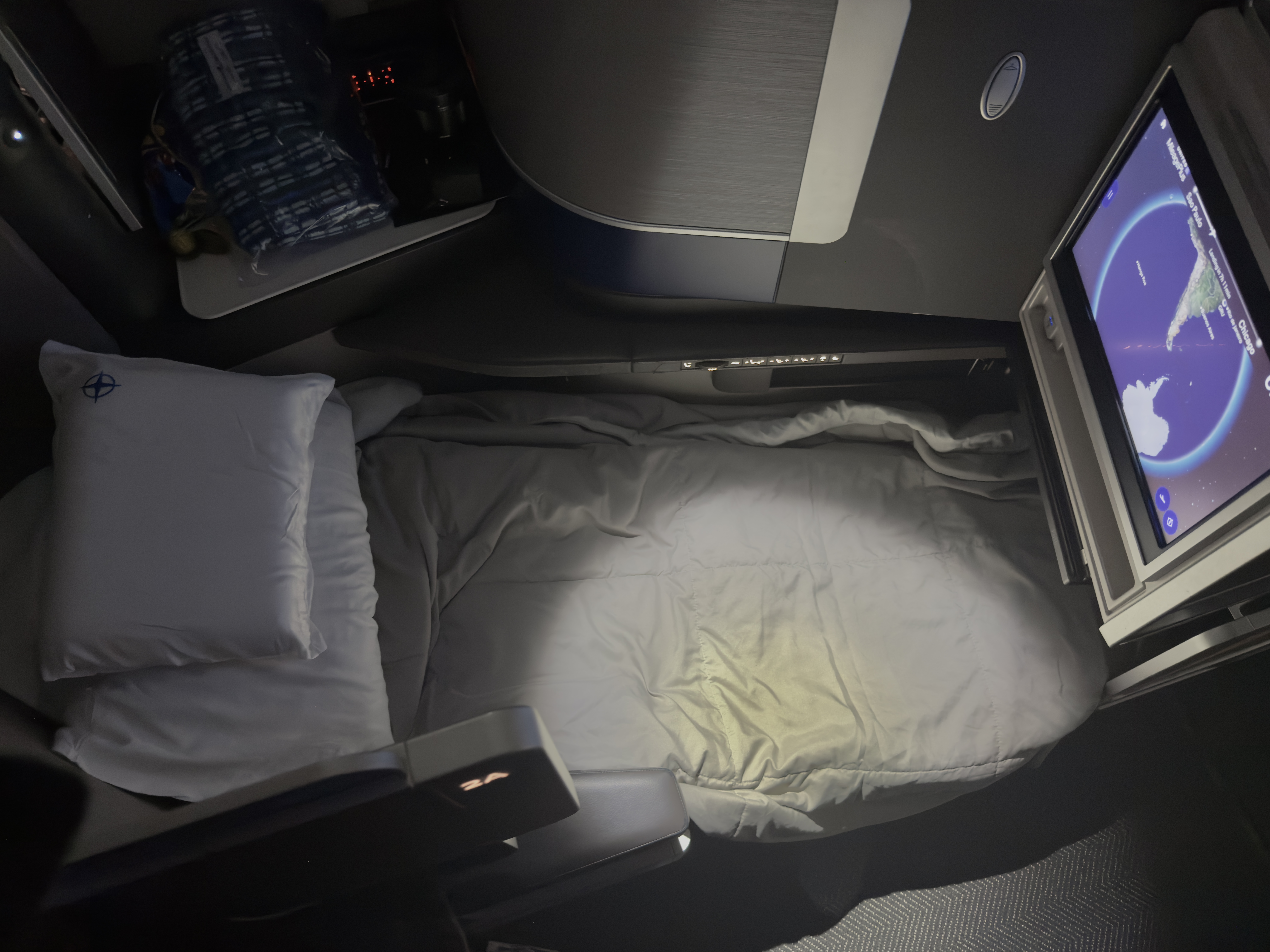 United Polaris business class bed United Polaris business class bed