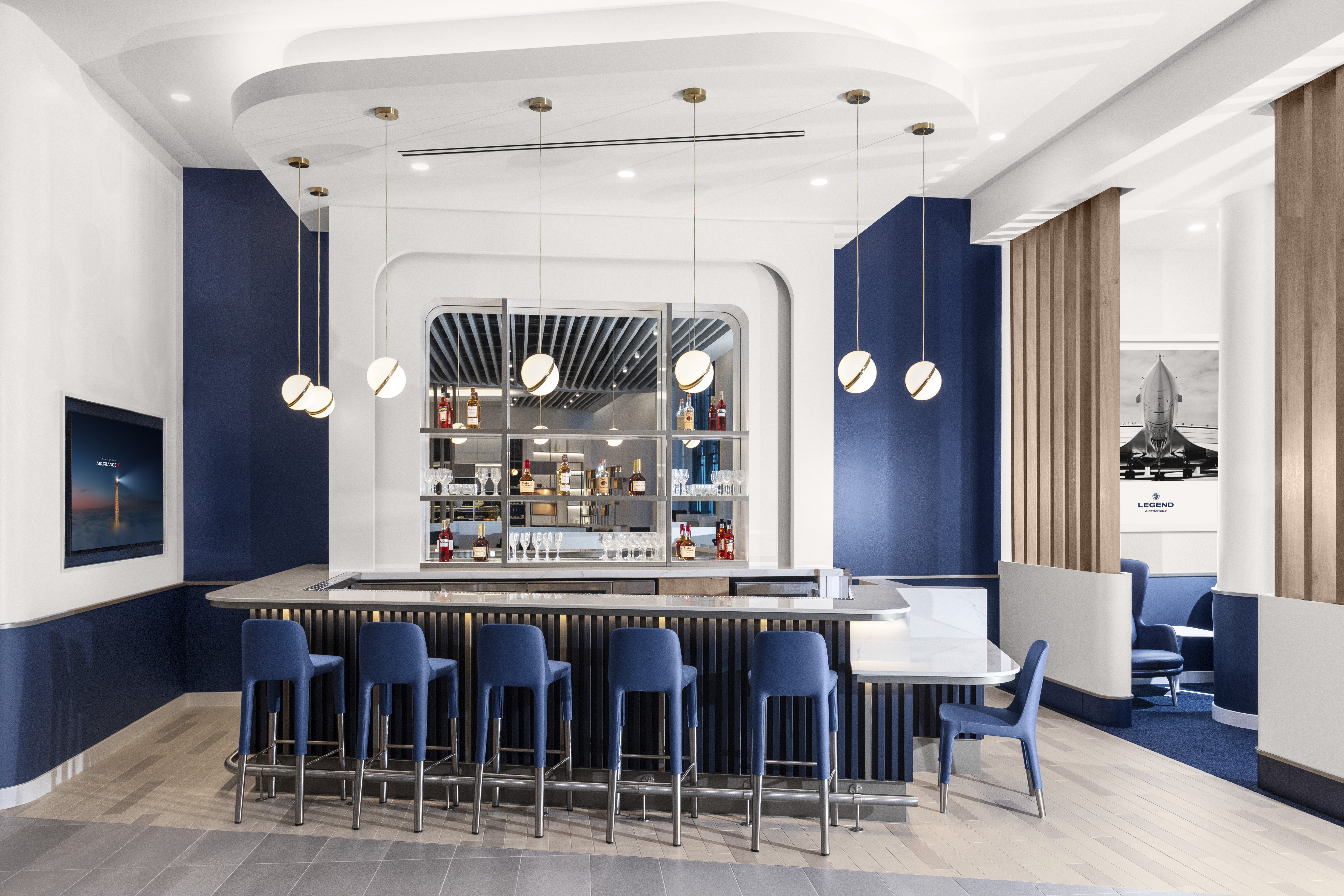 Air France Chicago ORD business class lounge bar