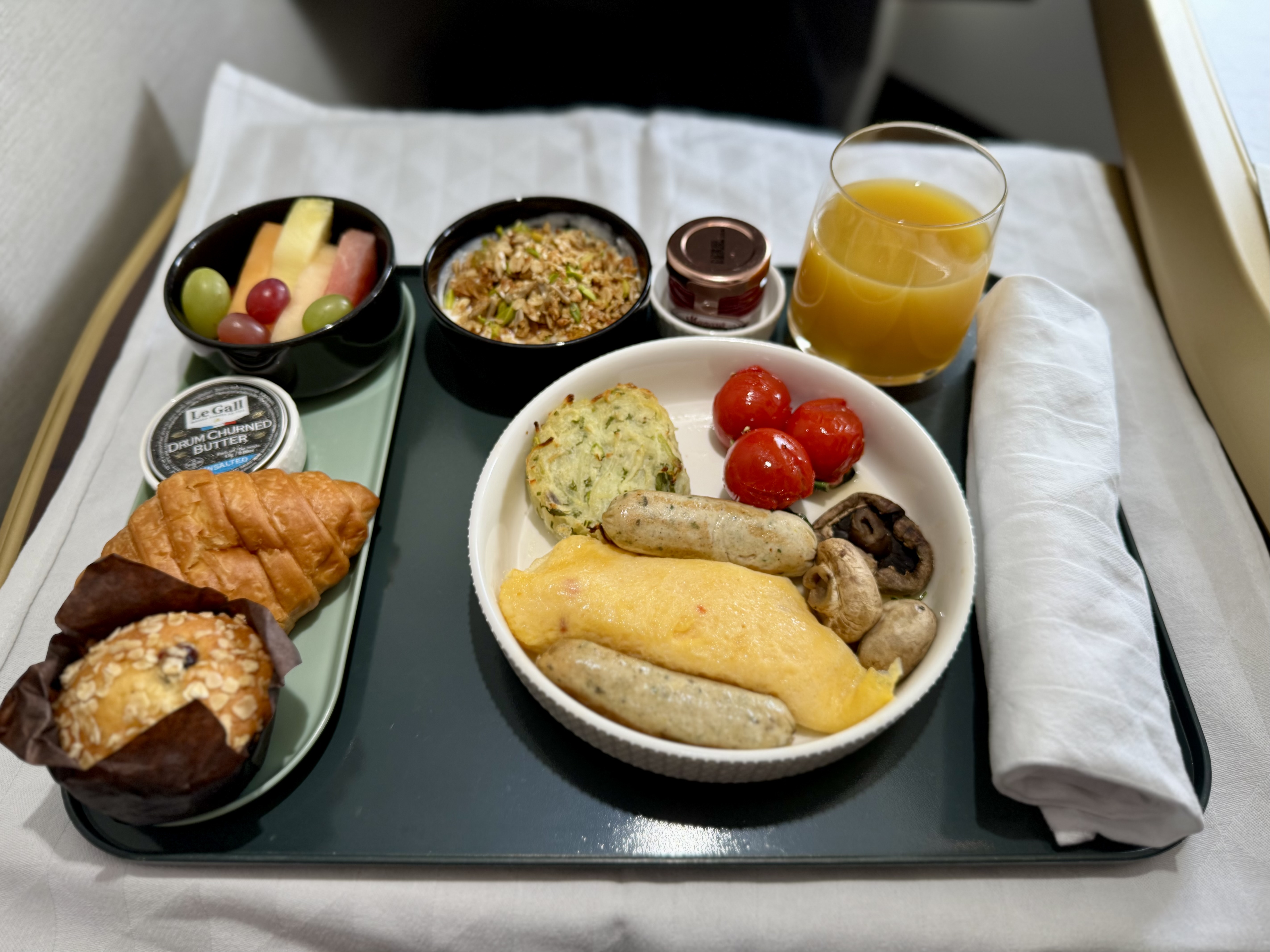 Etihad Airbus A321LR business class breakfast