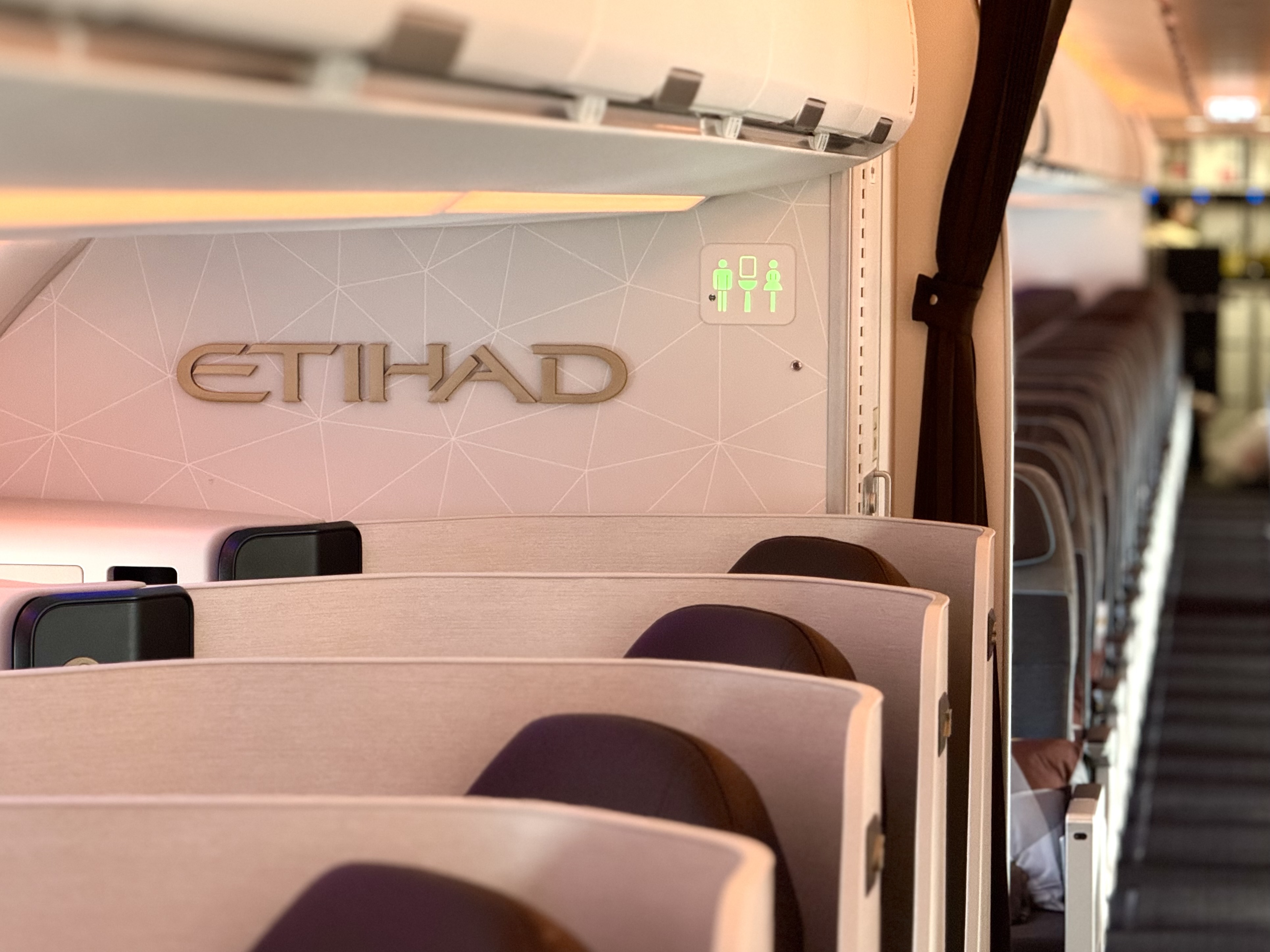 Etihad Airbus A321LR cabins