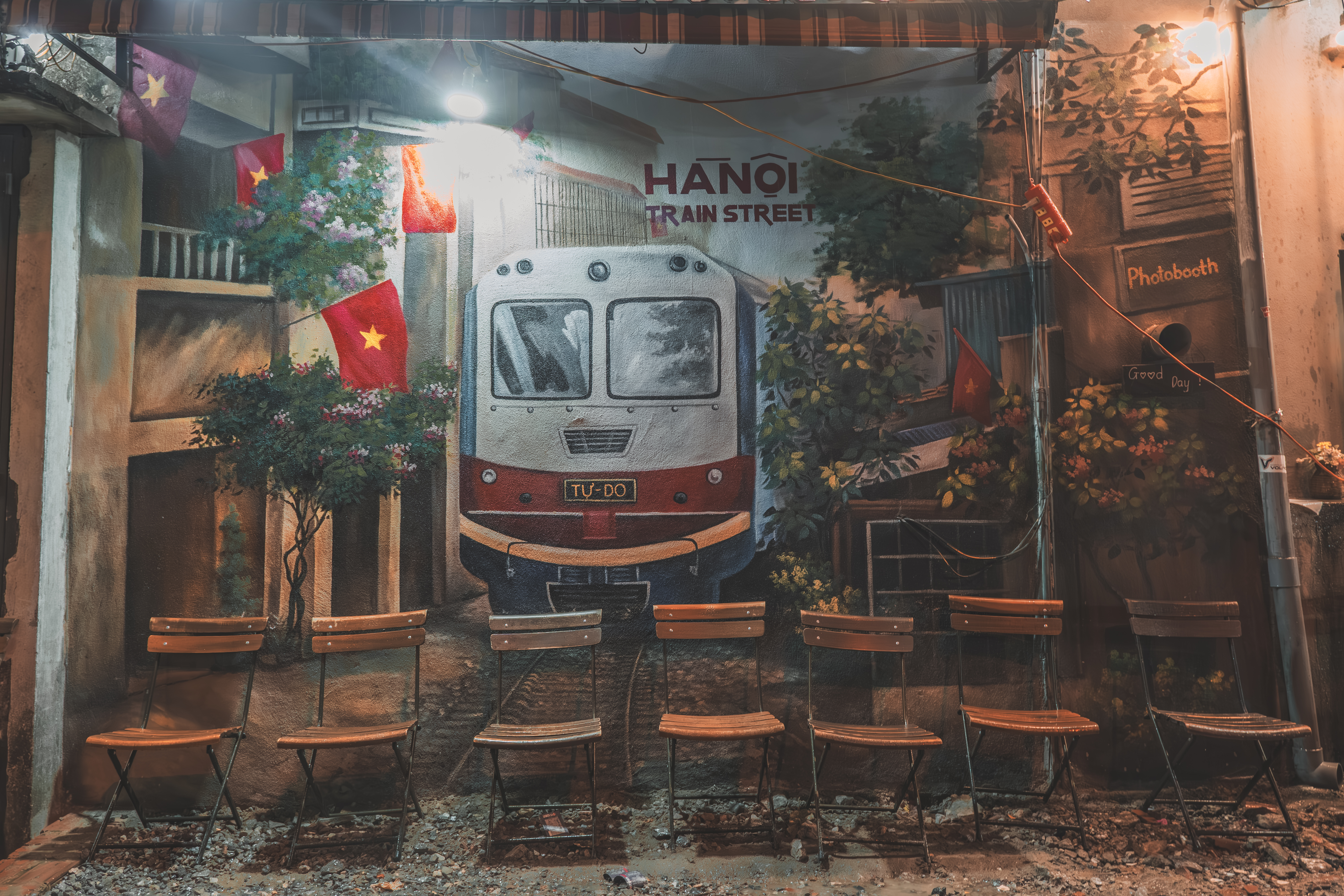 Hanoi Train Street artwork