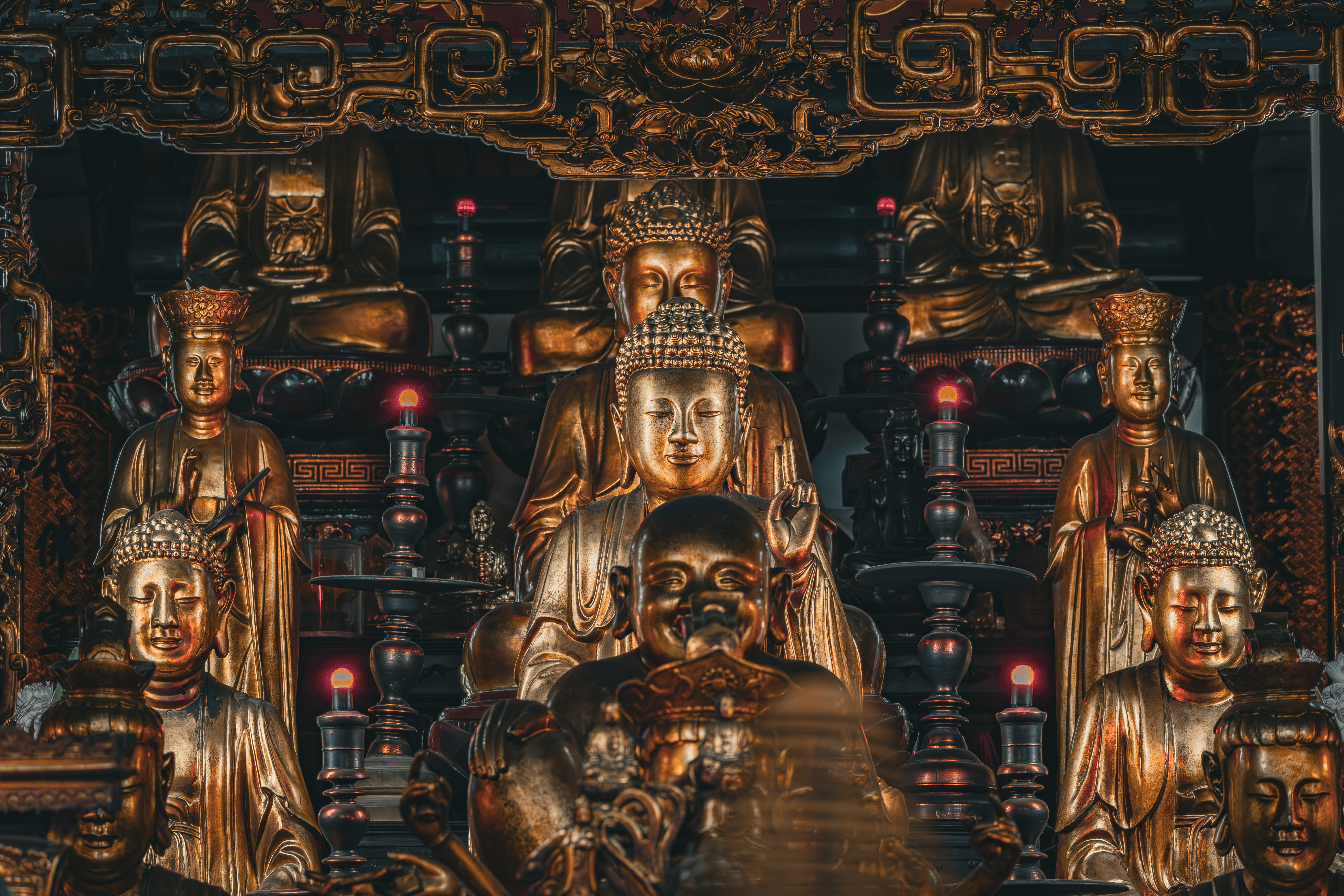 Tran Quoc Pagoda Buddha statues