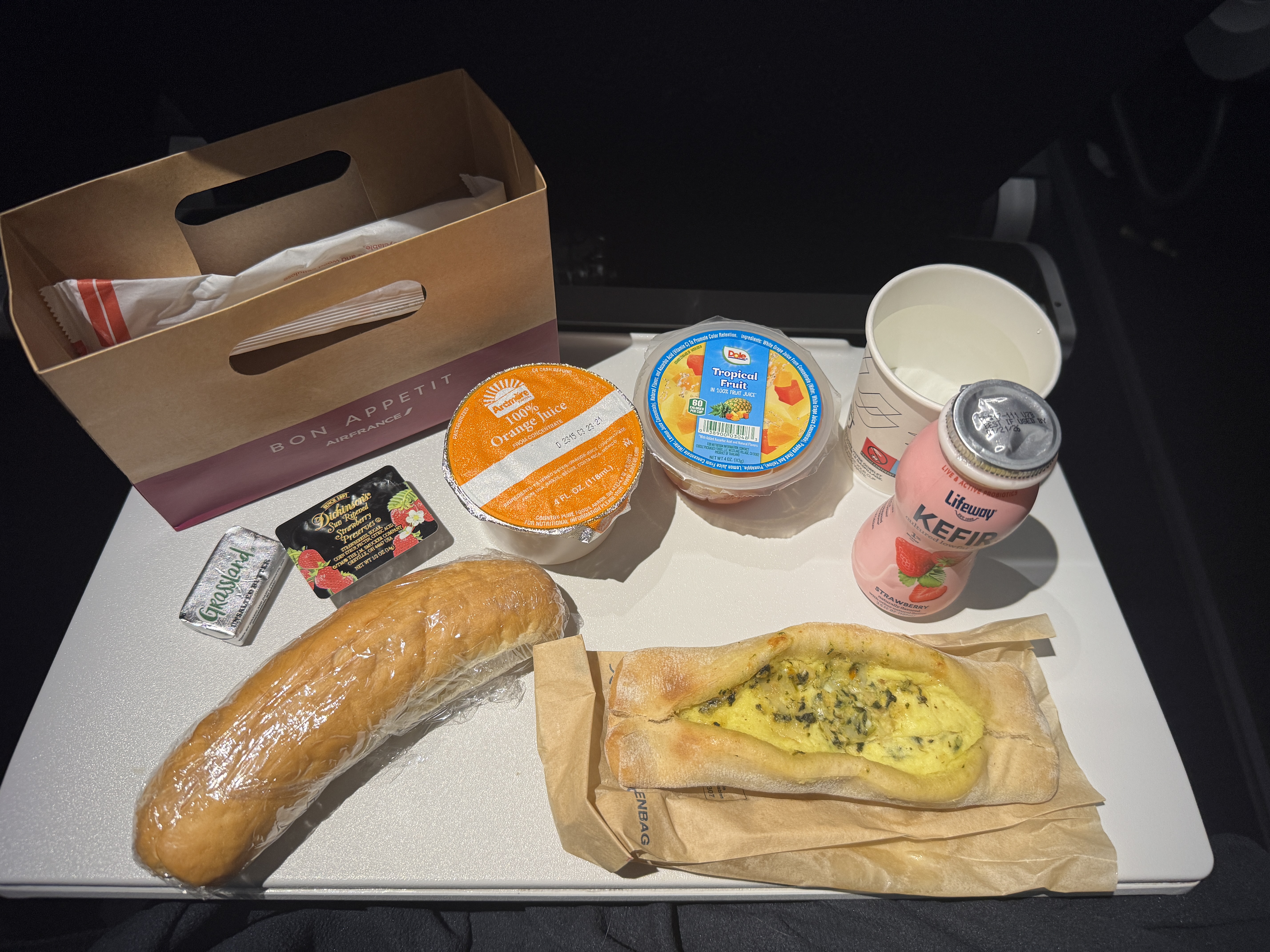 Air France A350 900 IAH CDG economy breakfast