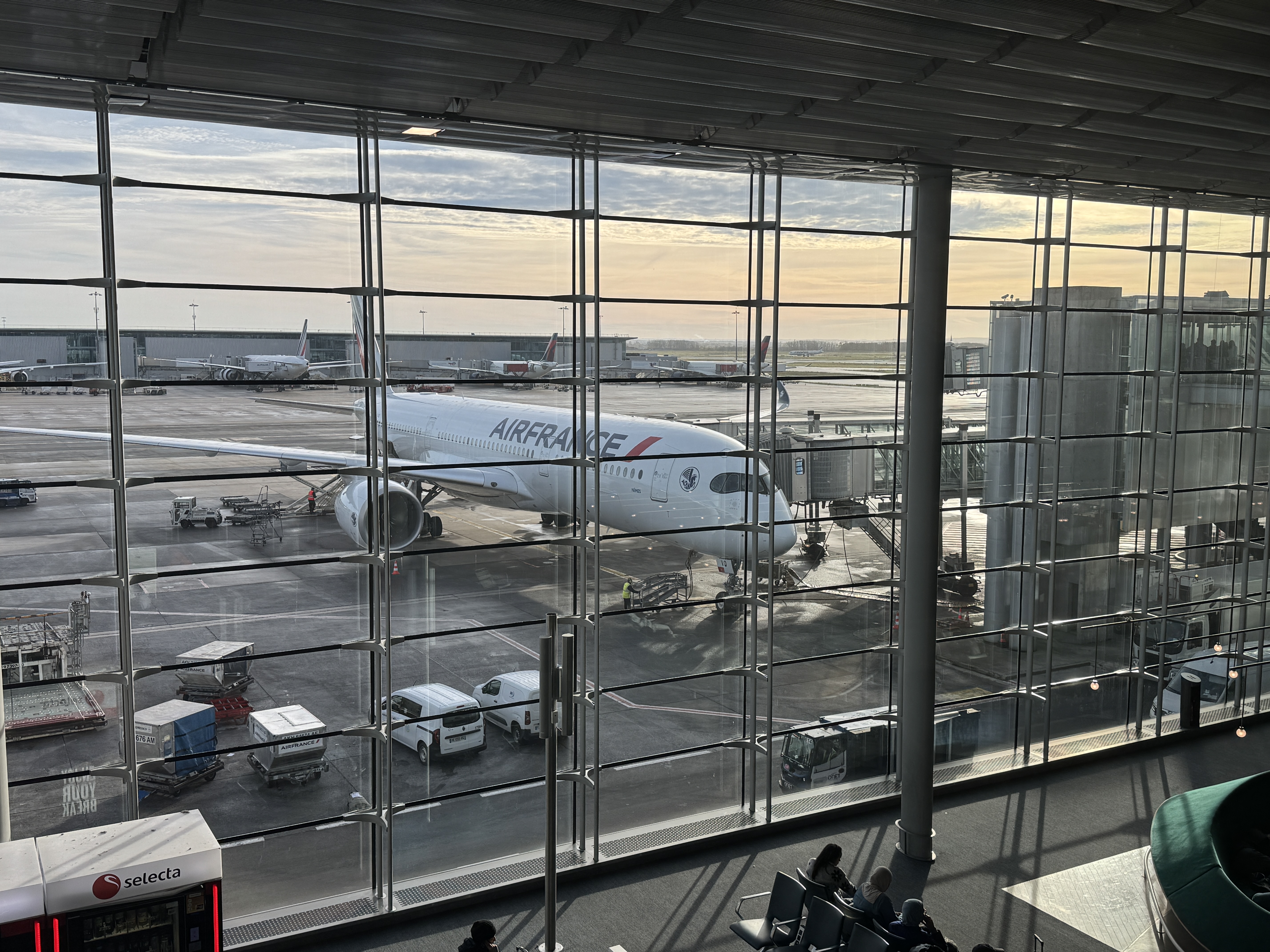 Air France A350 900 IAH CDG economy on arrival