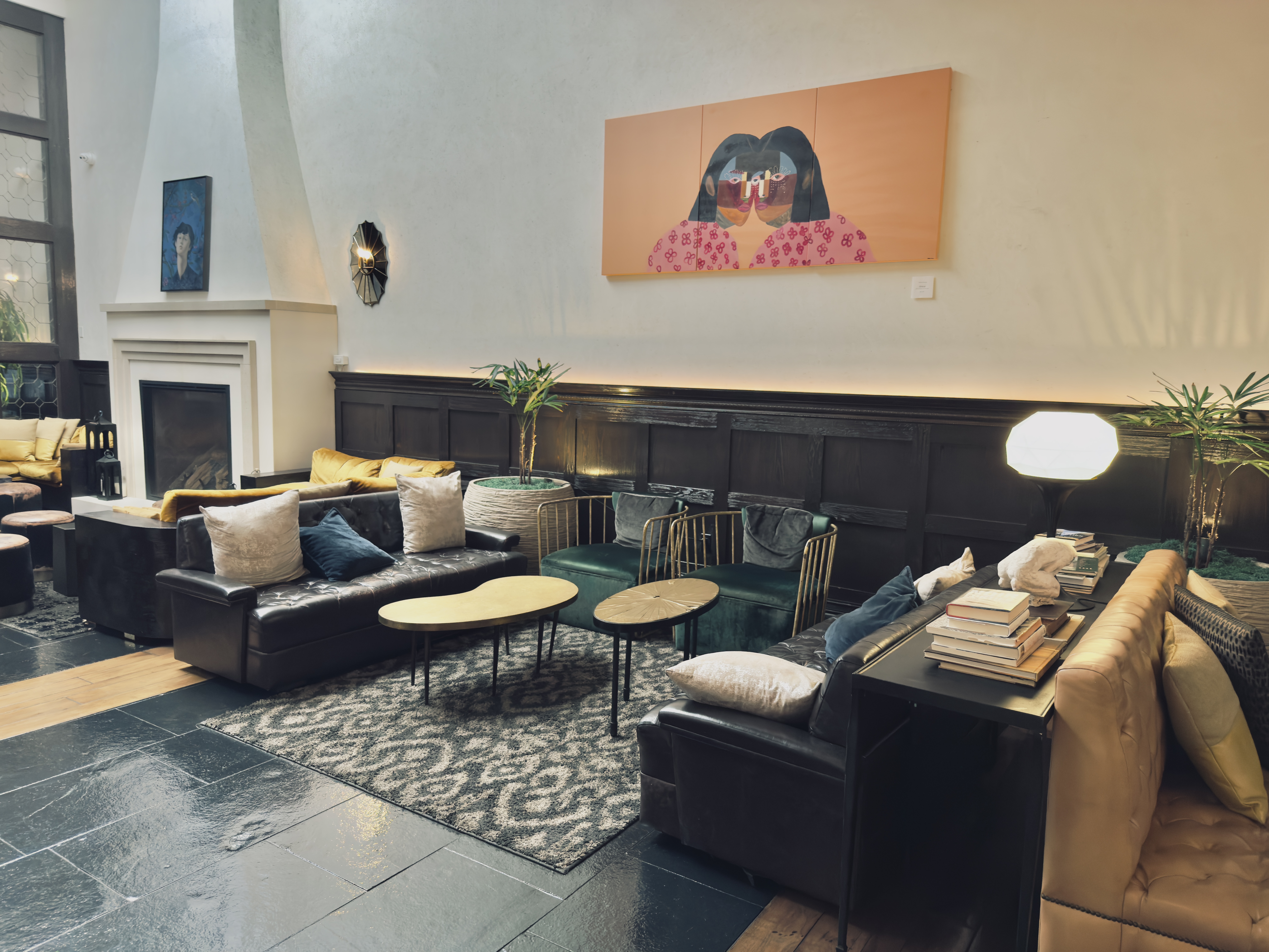 Hotel Figueroa seating area