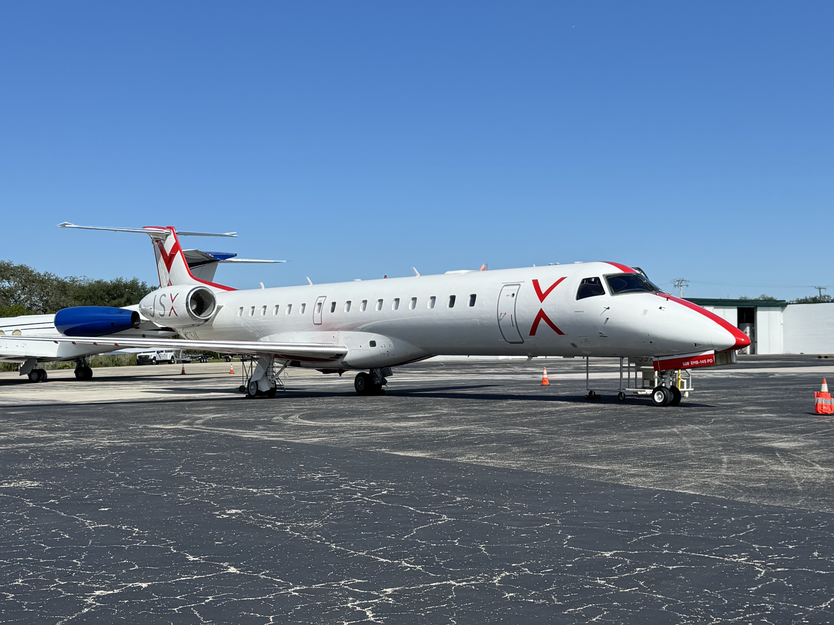 JSX E145 at FXE