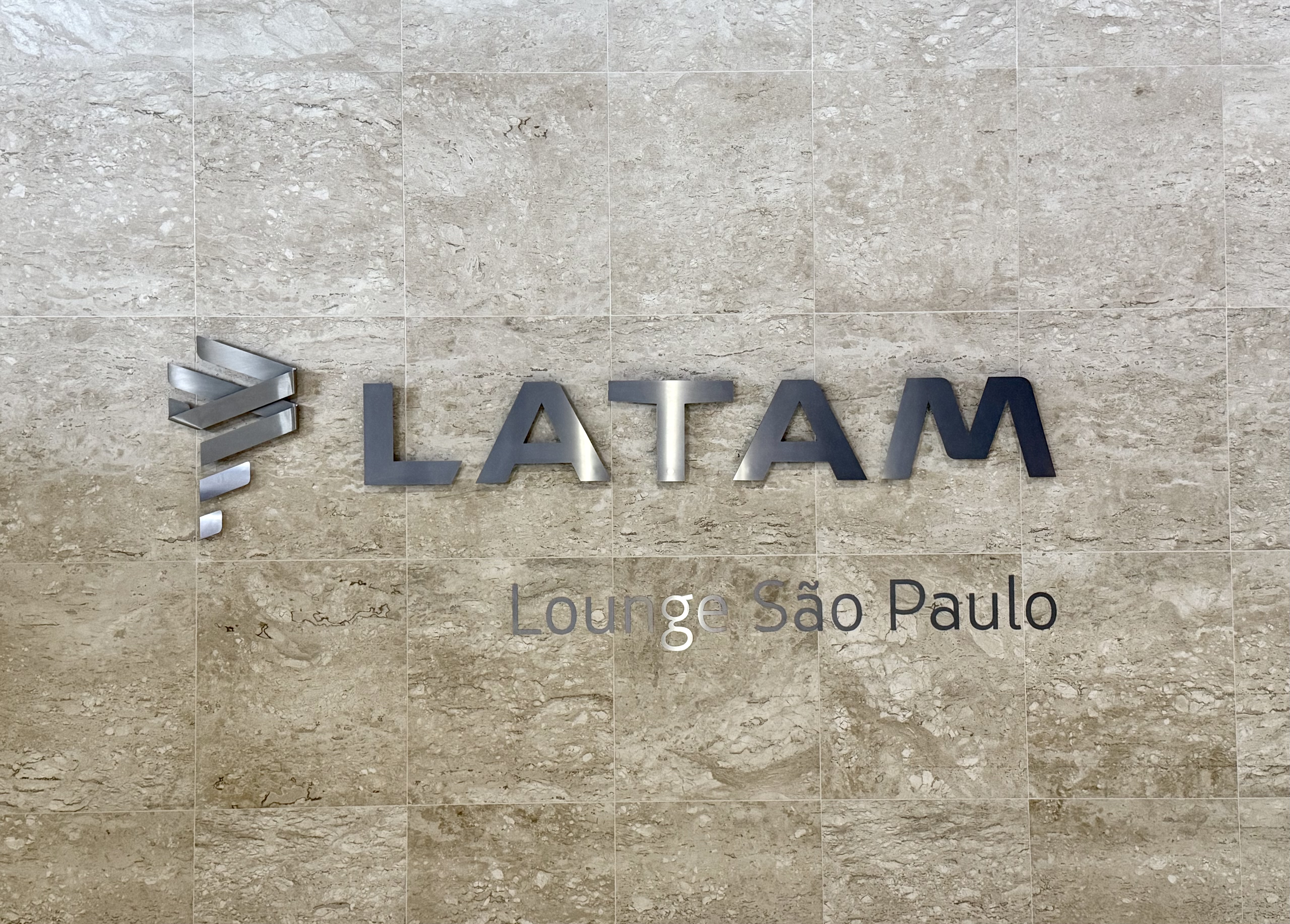 LATAM Lounge Sao Paulo GRU sign