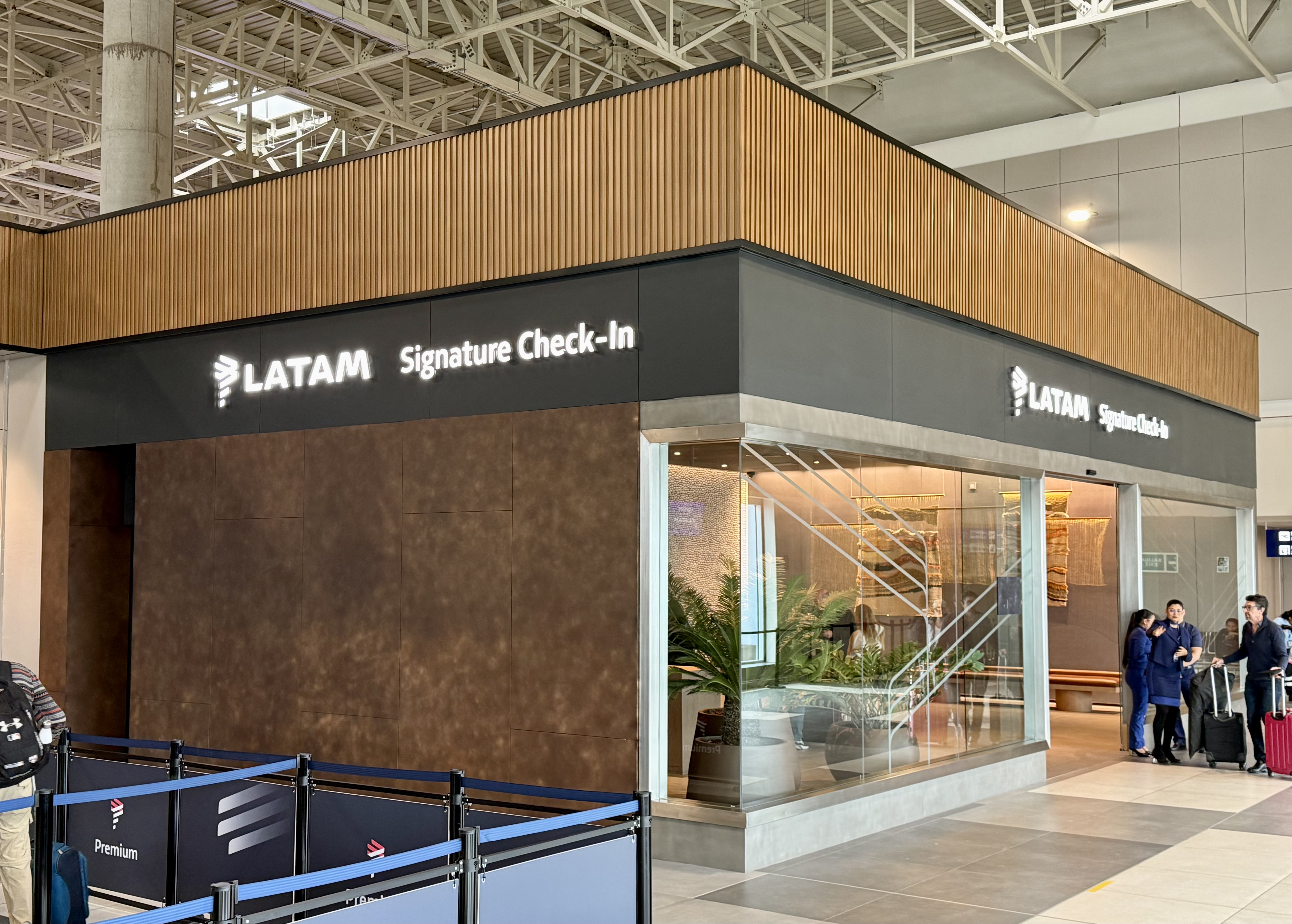 LATAM Signature check in at Lima