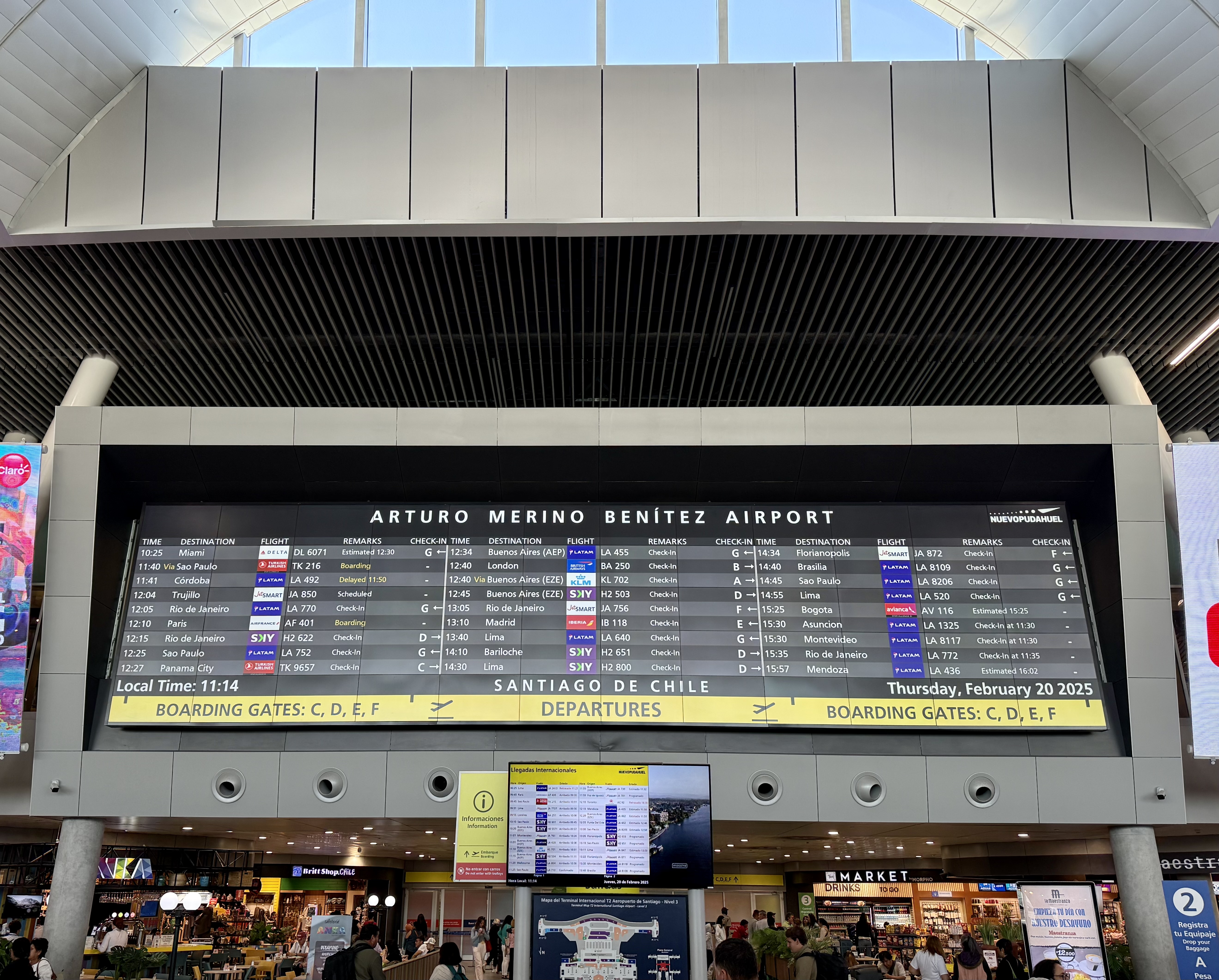 Santiago Airport SCL departure board