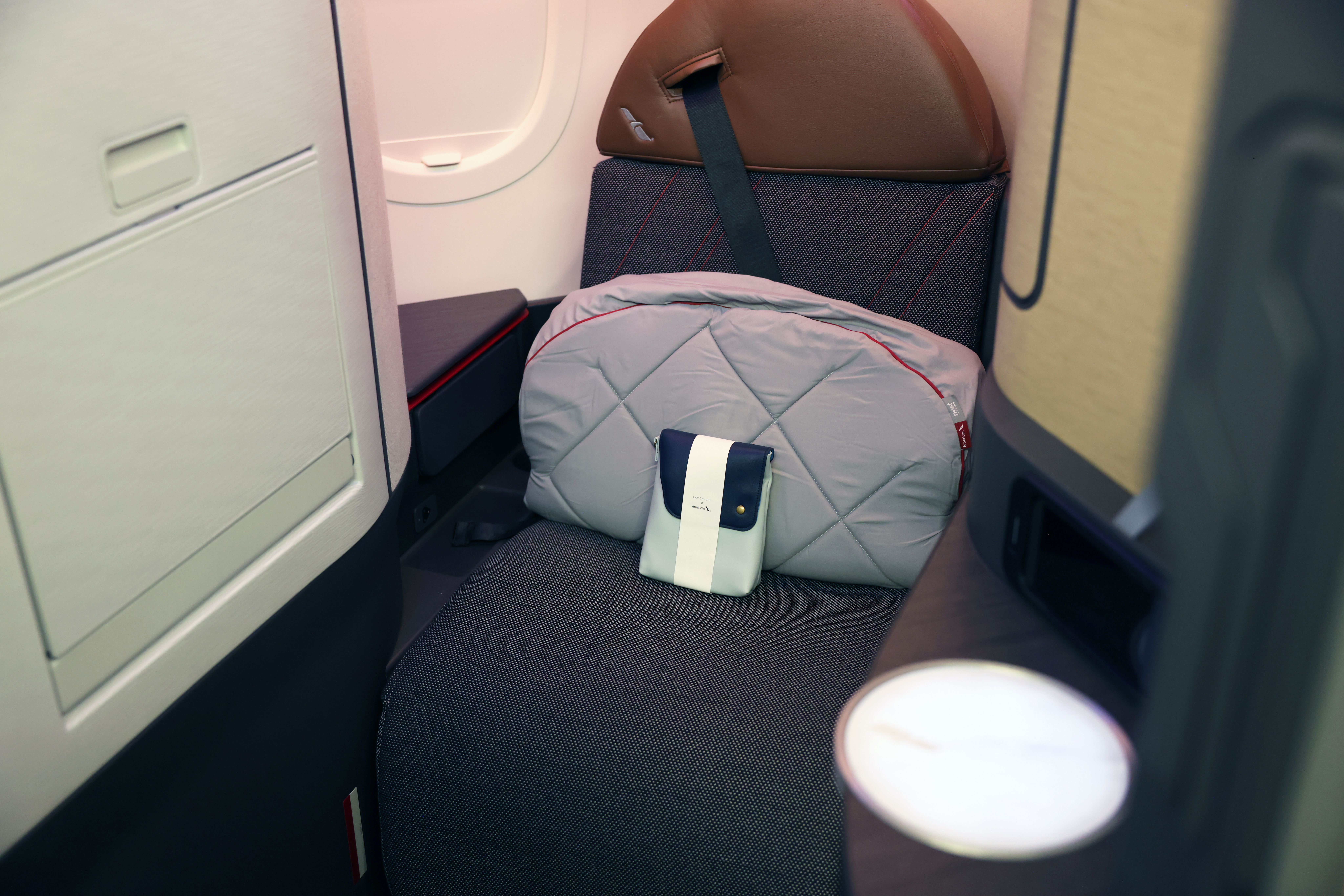 AA XLR Flagship Suites amenity kit bedding 1 AA XLR Flagship Suites amenity kit bedding 1