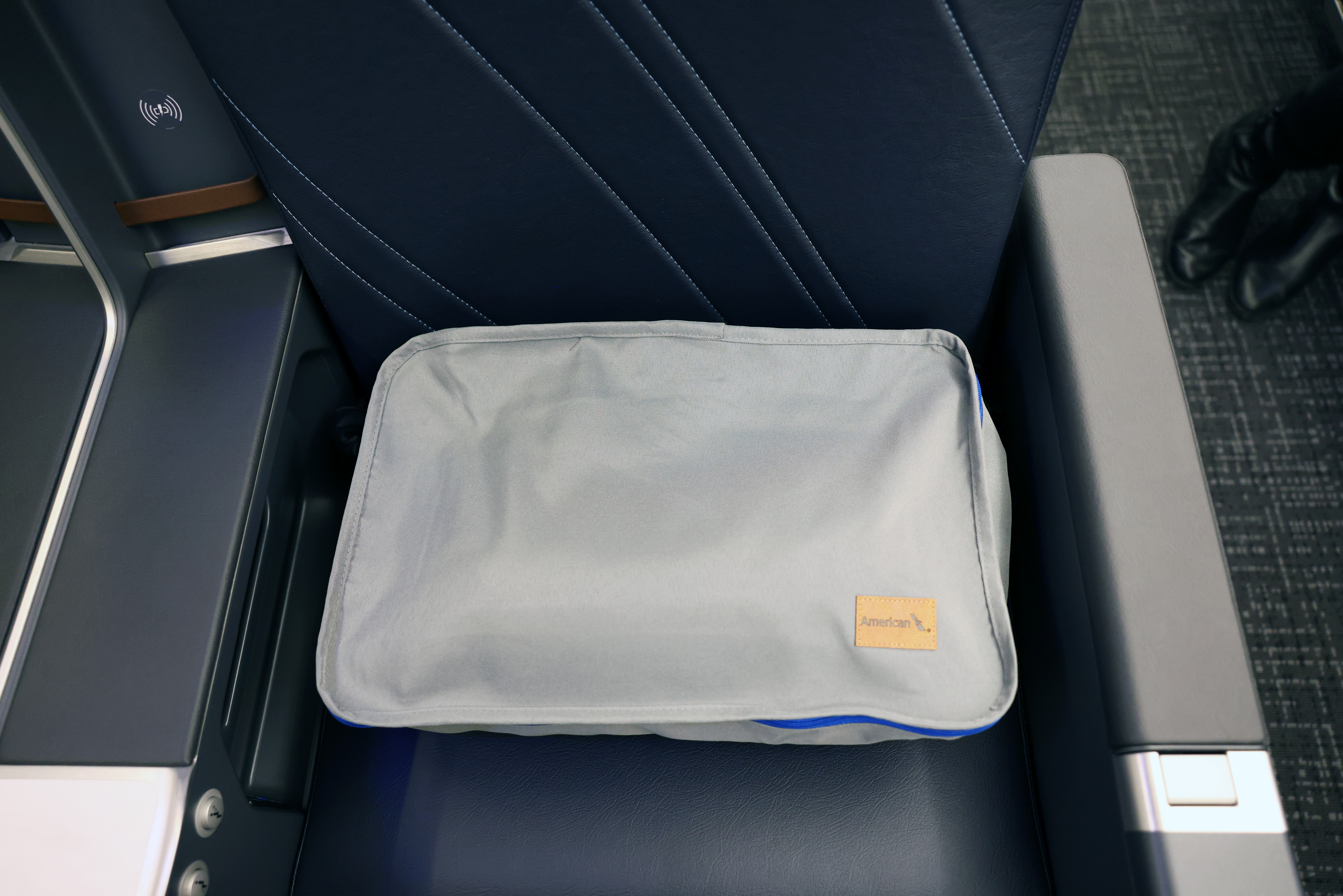 AA XLR premium economy pillow AA XLR premium economy pillow