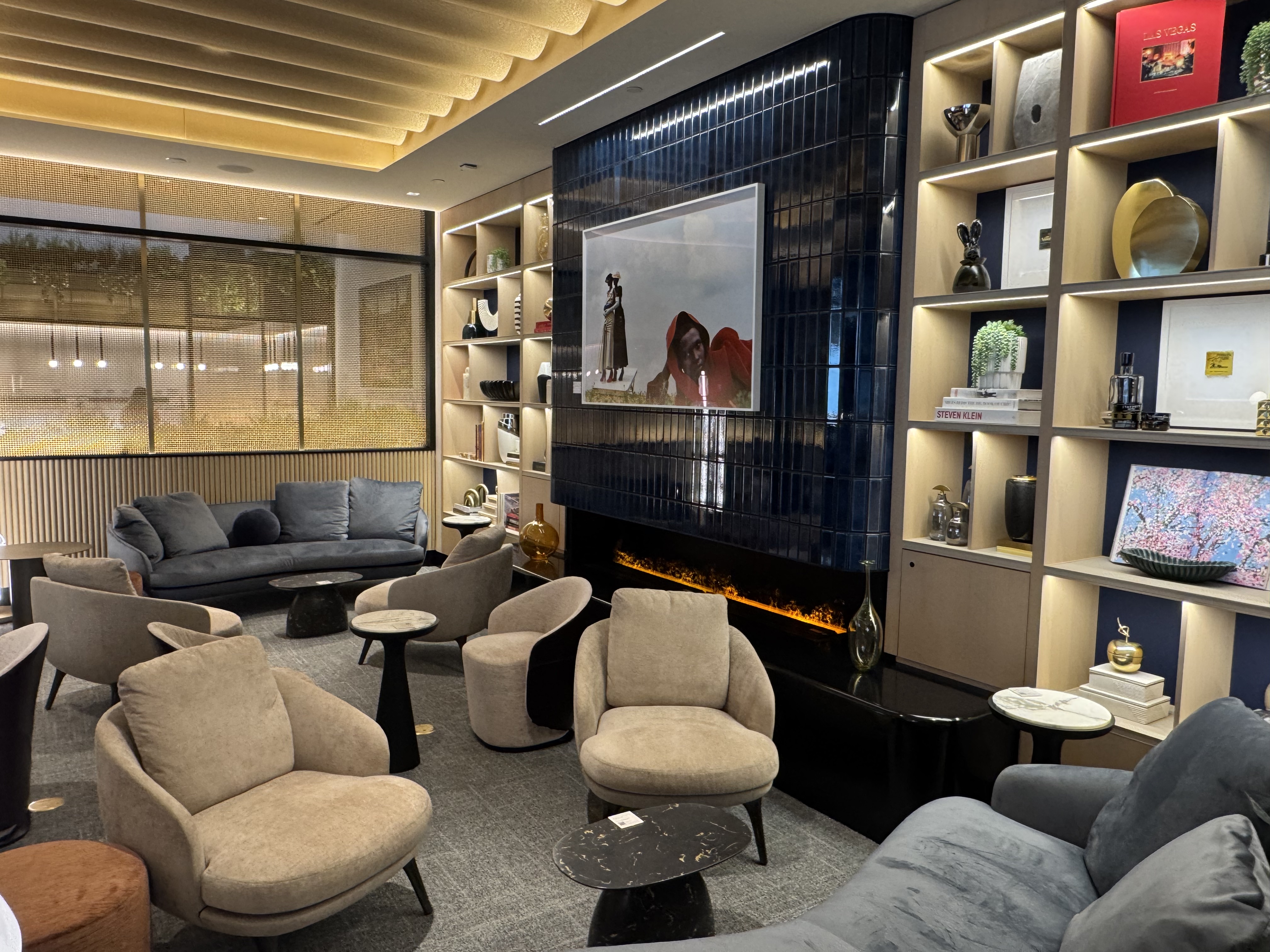 Chase Sapphire Lounge LAS Fireplace Chase Sapphire Lounge LAS Fireplace