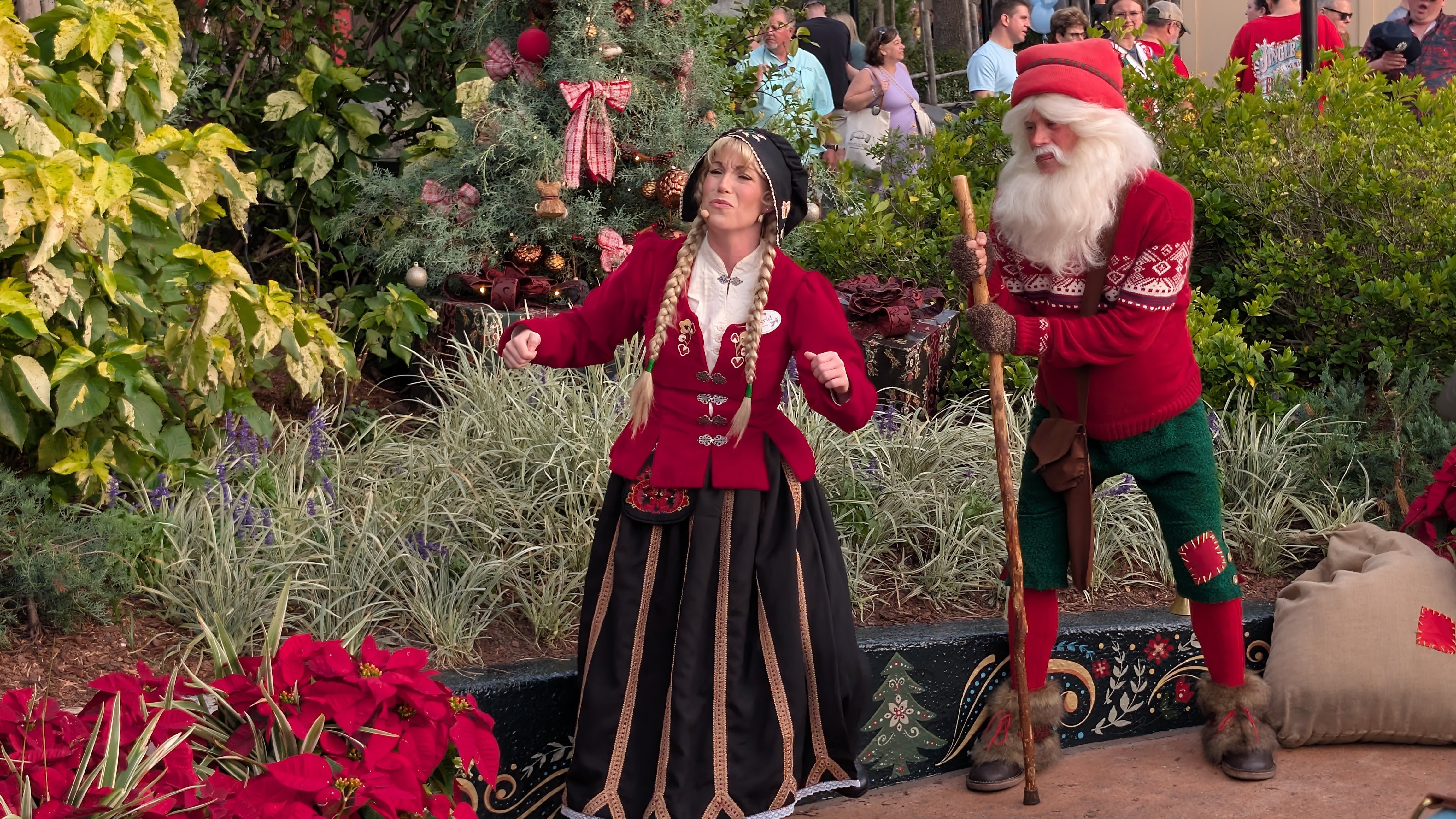 EPCOT International Festival of the Holidays Norway Barn Santa