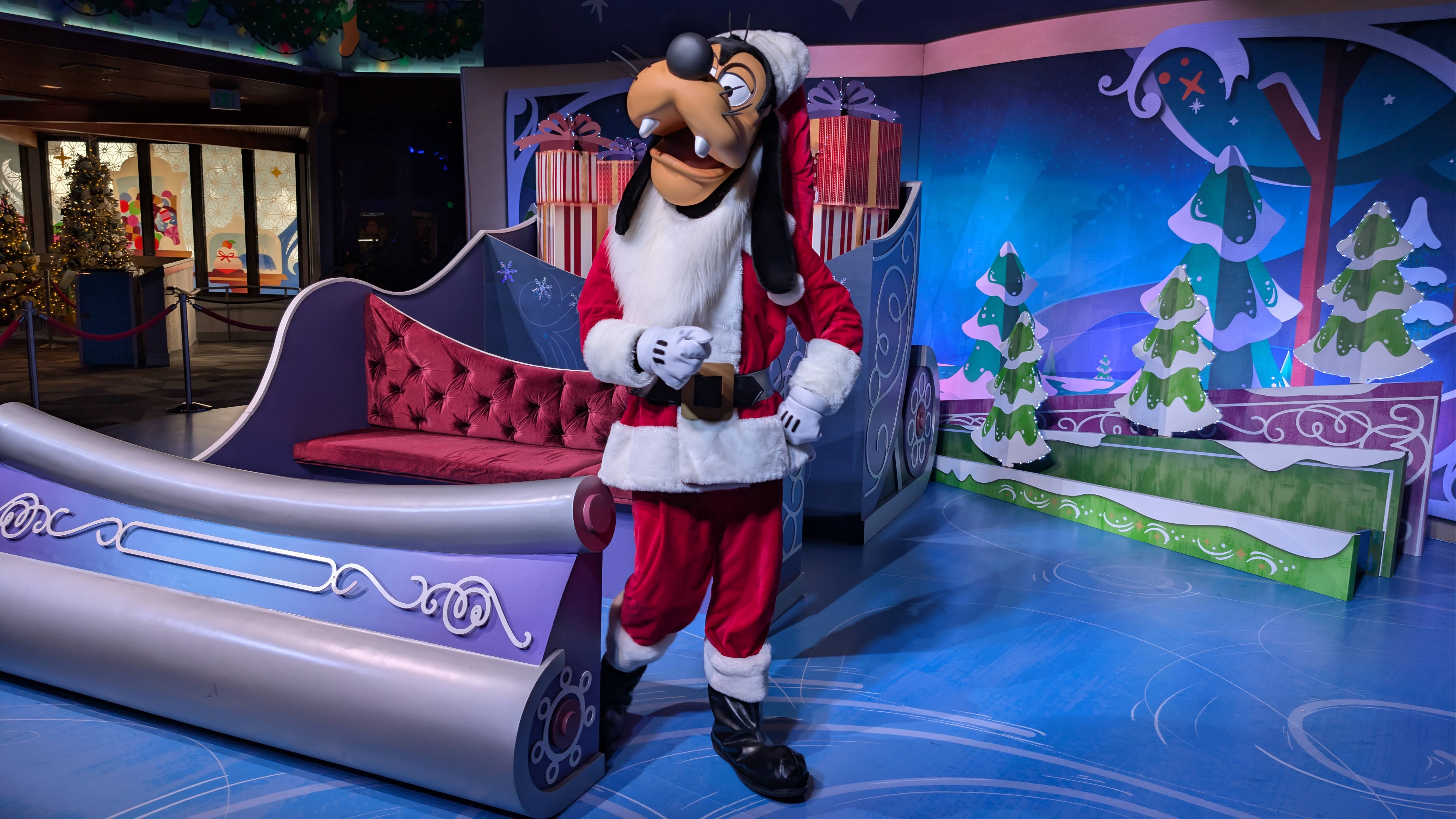 EPCOT International Festival of the Holidays Santa Goofy